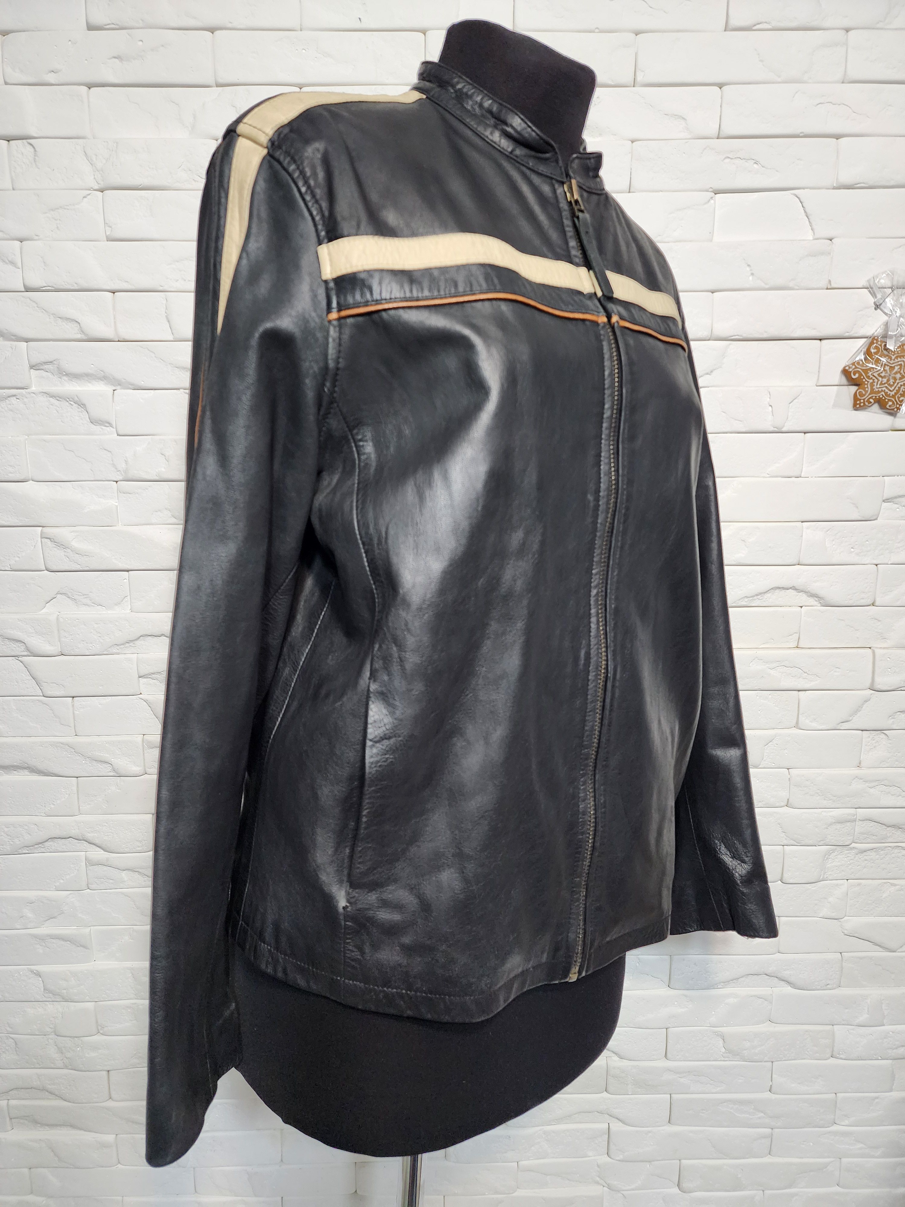 Uniqlo Men's Black Leather Sport Jacket: Metal Zipper. Size US M / EU 48-50 / 2 - 3 Thumbnail