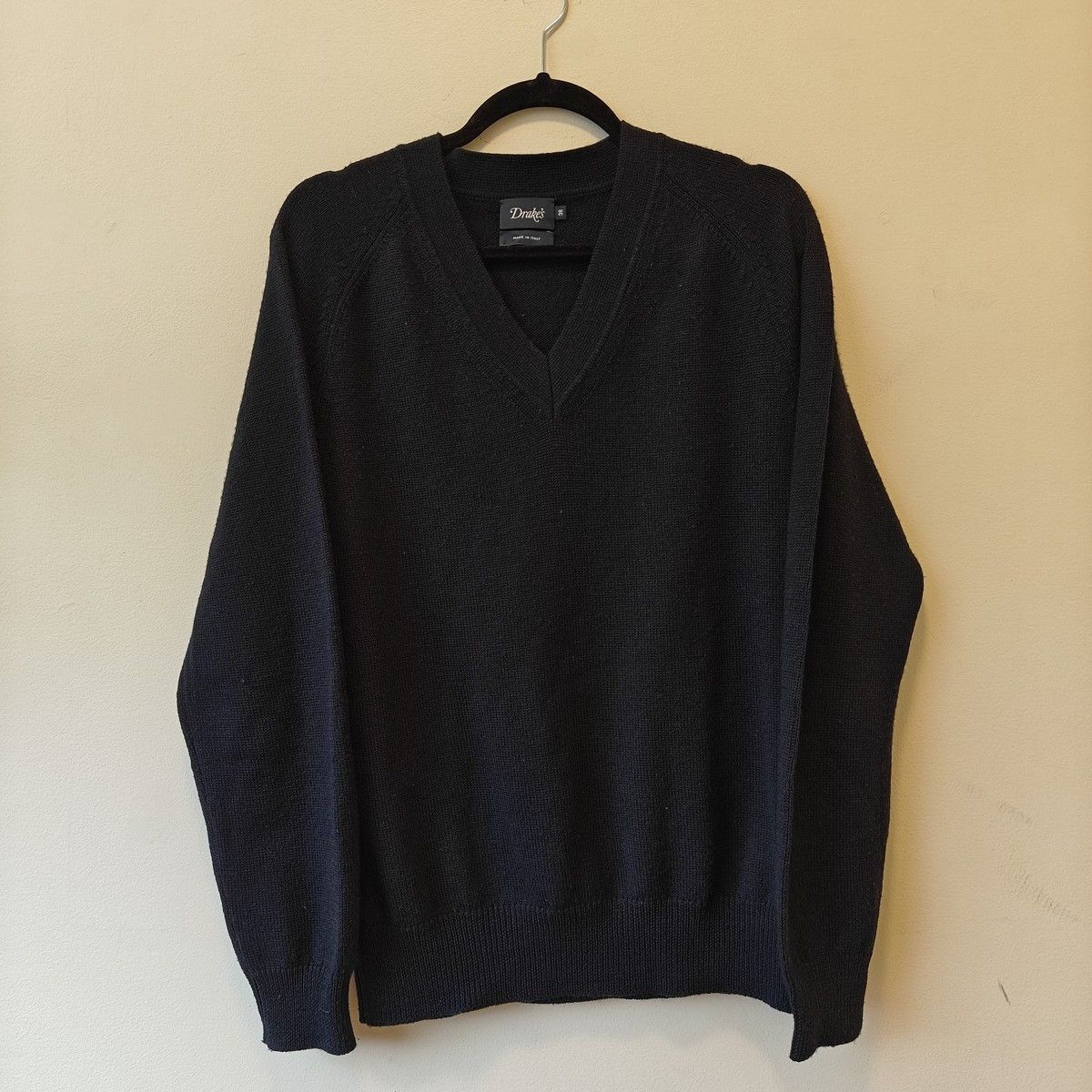 Drake's black merino wool v neck sweater size m fits s Italy Size US M / EU 48-50 / 2 - 2 Thumbnail