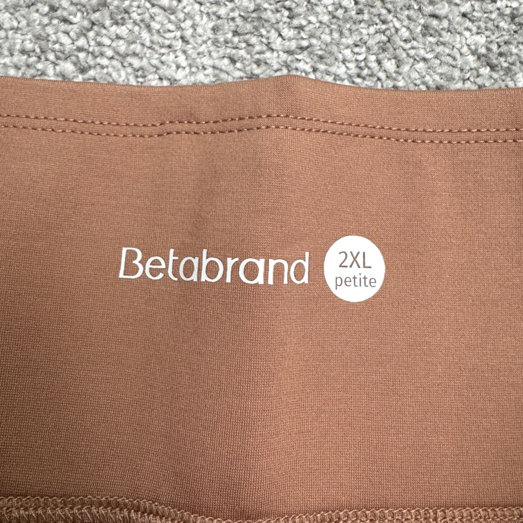 Vintage Betabrand Power Down Skinny Yoga Pants Womens XXL Petite Brown NWT 37x25 Pants Brown Yoga Sweatpants Women 2XL Petite Size 40" / US 18 - 5 Thumbnail