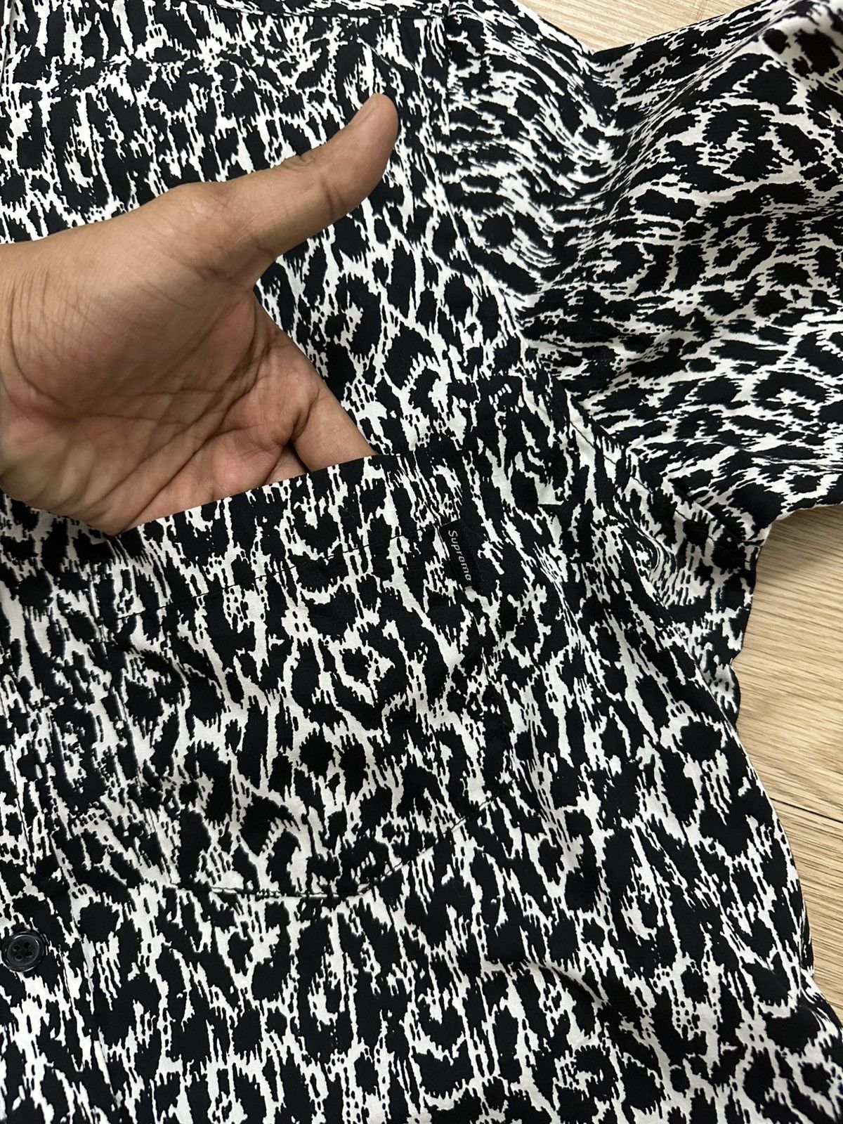 Supreme Rare And Beautiful Supreme SS13 Leopard Shirt Size US M / EU 48-50 / 2 - 5 Thumbnail