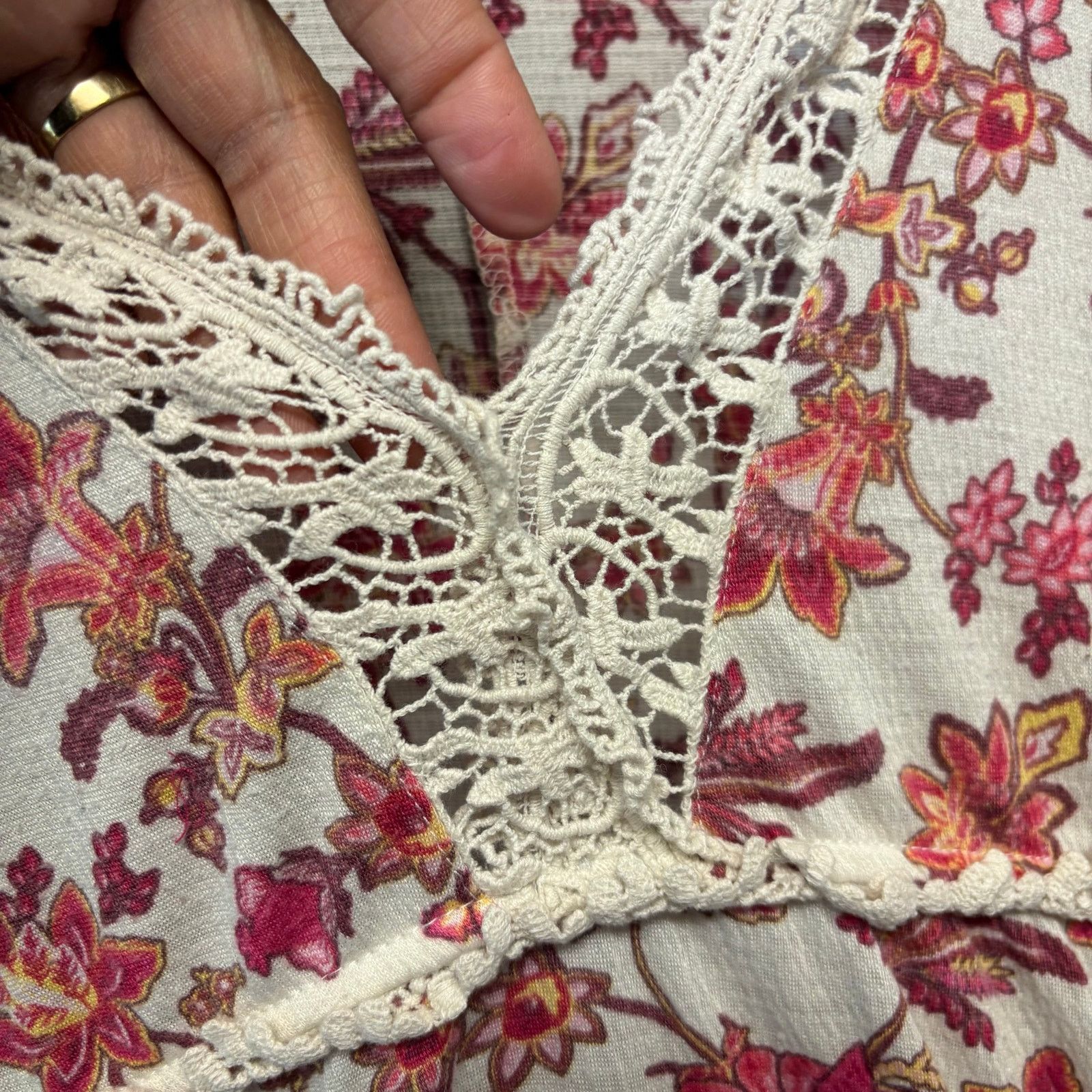 Other Absolutely Famous Crochet Lace Blouse 3X Floral Cottagecore Size 3XL / US 20-22 - 11 Thumbnail