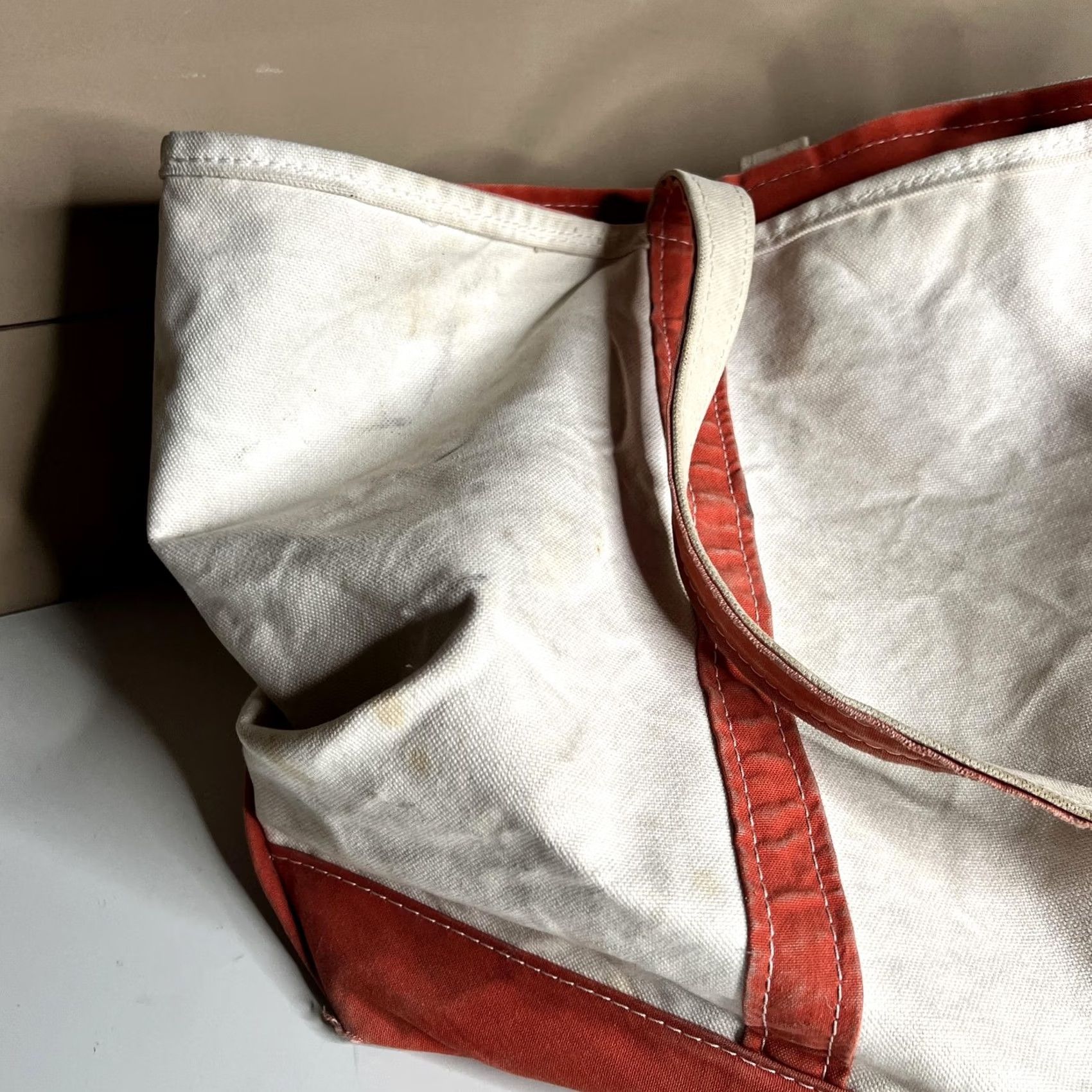 Vintage L.L.Bean Tote Bag Womens Large Beige Boat And Tote Zip USA Monogram Meghan Red Size ONE SIZE - 3 Thumbnail