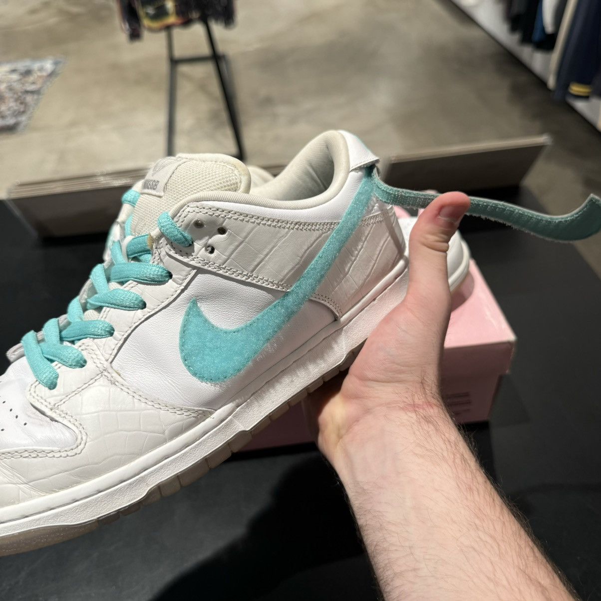 Nike Nike Dunk Low SB Diamond Supply White Size US 11 / EU 44 - 2 Thumbnail