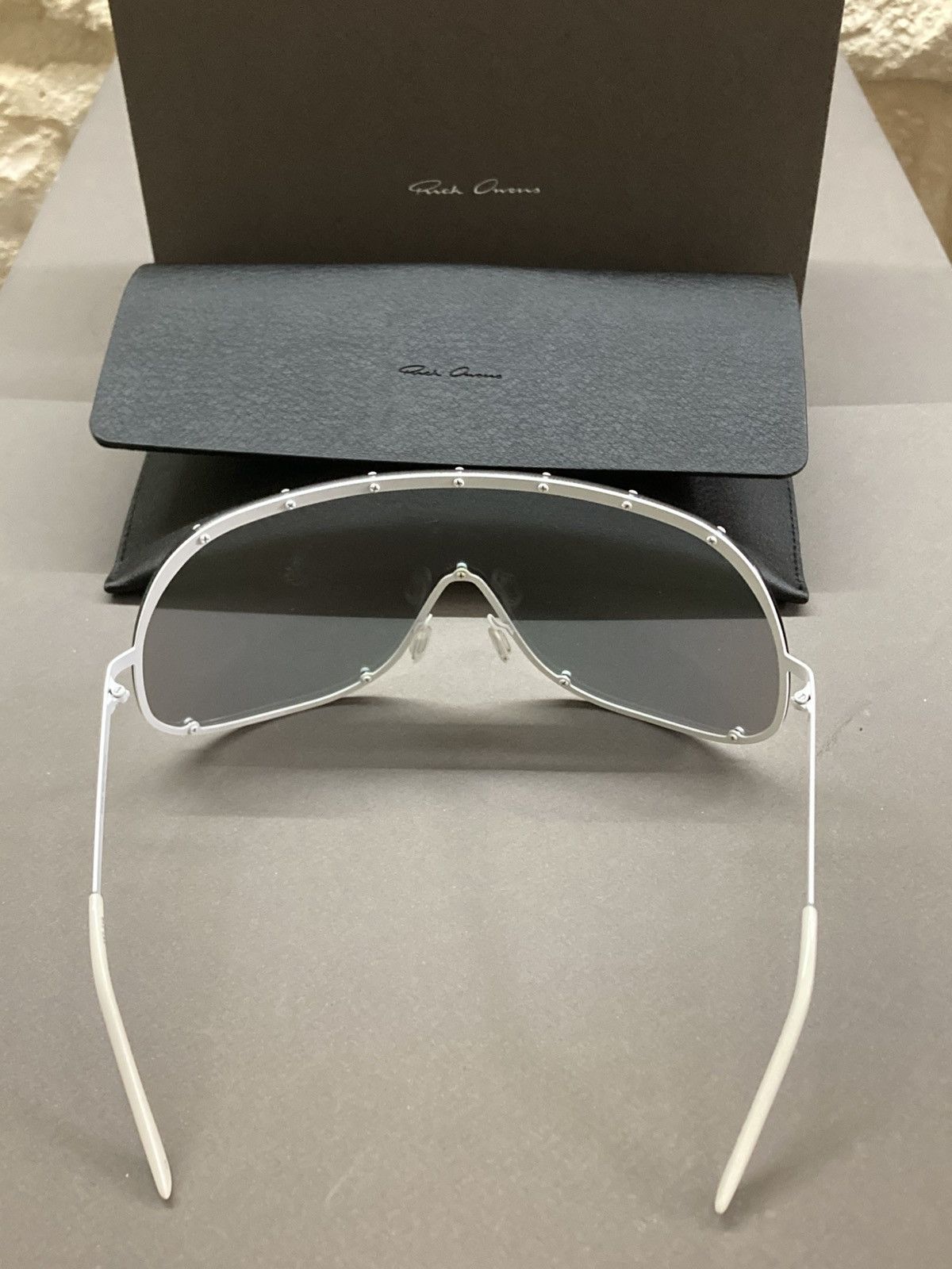 Rick Owens NEVER WORN / Rick Owens Shield Sunglasses in White Size ONE SIZE - 3 Thumbnail