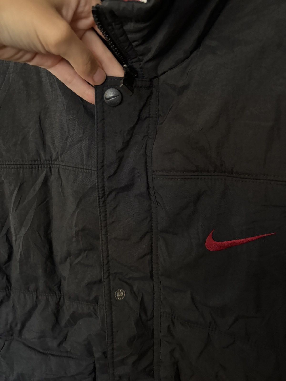 Nike Vintage Nike Nylon Puffer Vest White Tag 90’s Black/Red Size US L / EU 52-54 / 3 - 4 Thumbnail