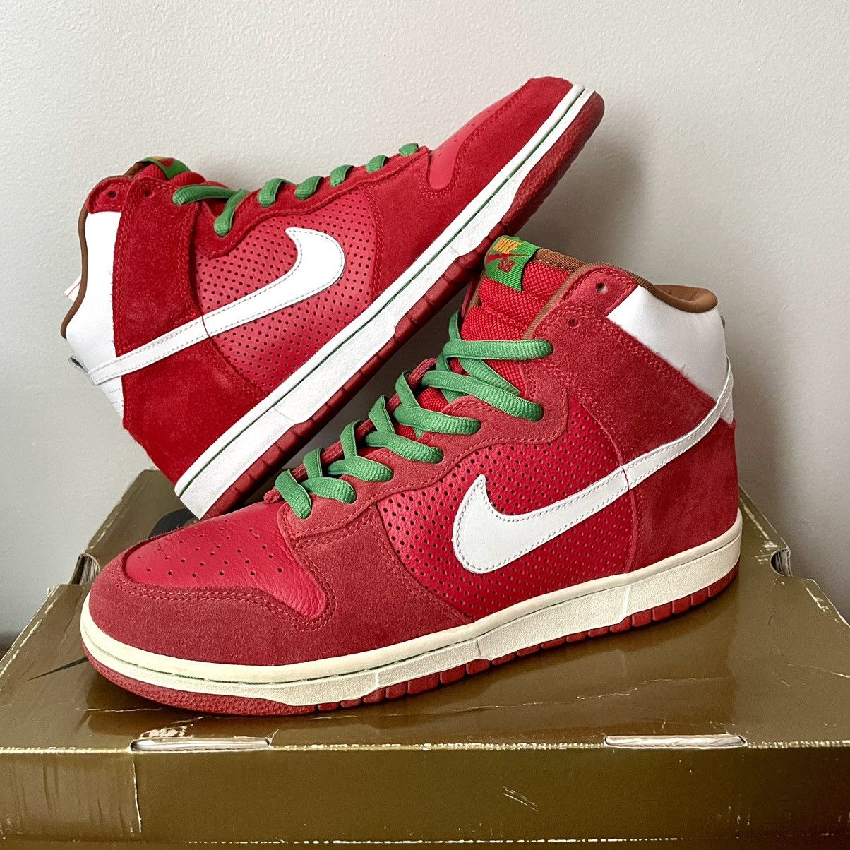 Nike 2008 Nike Dunk High Pro SB 'Big Gulp' Size US 11 / EU 44 - 1 Thumbnail
