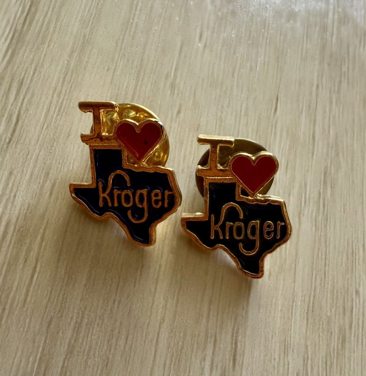 Vintage 2 Vintage Texas Employee I ❤ Kroger Pins Size ONE SIZE - 2 Thumbnail