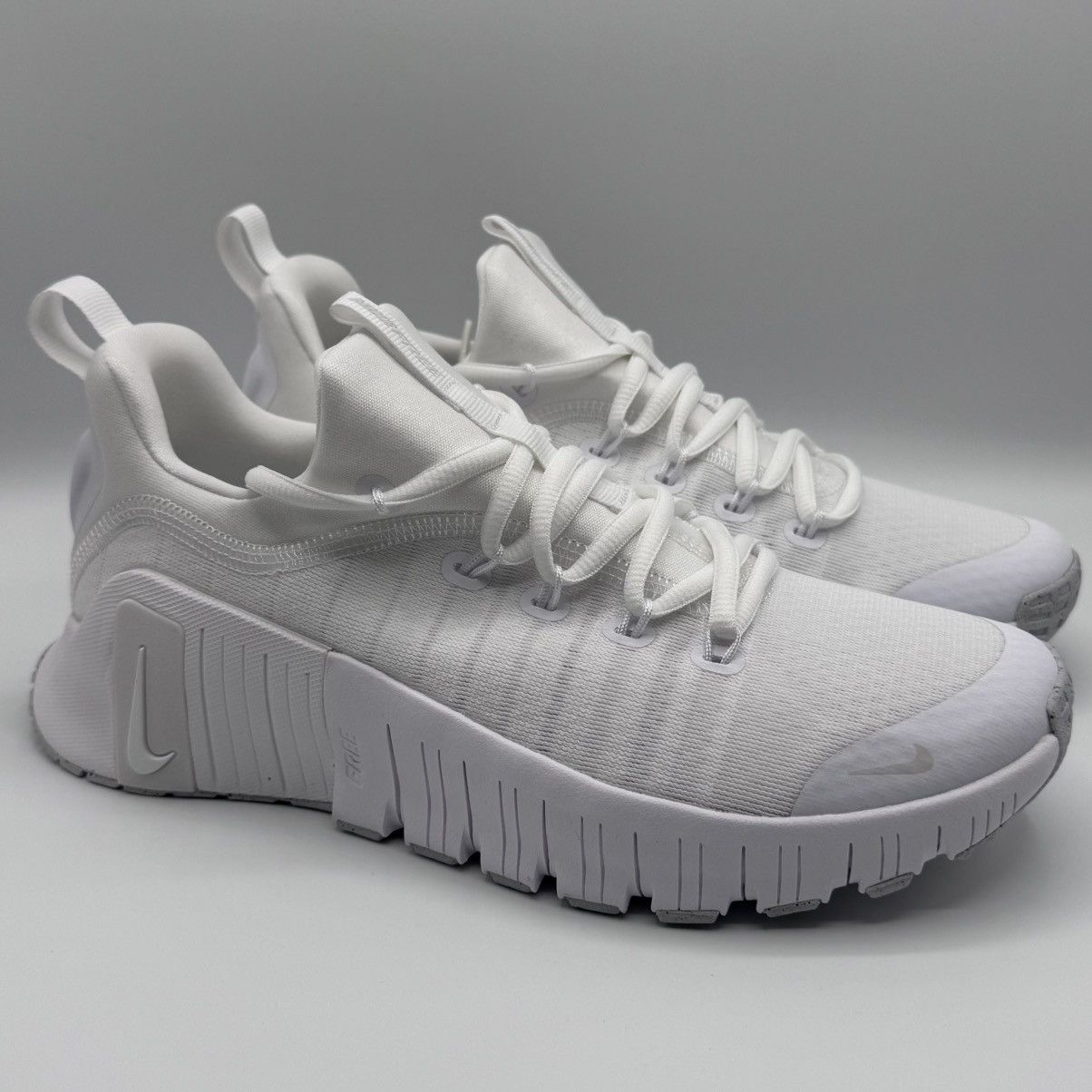Nike Nike Free Metcon Women Size 8 Platinum Tint FJ7126-101 Size US 8 / IT 38 - 1 Thumbnail