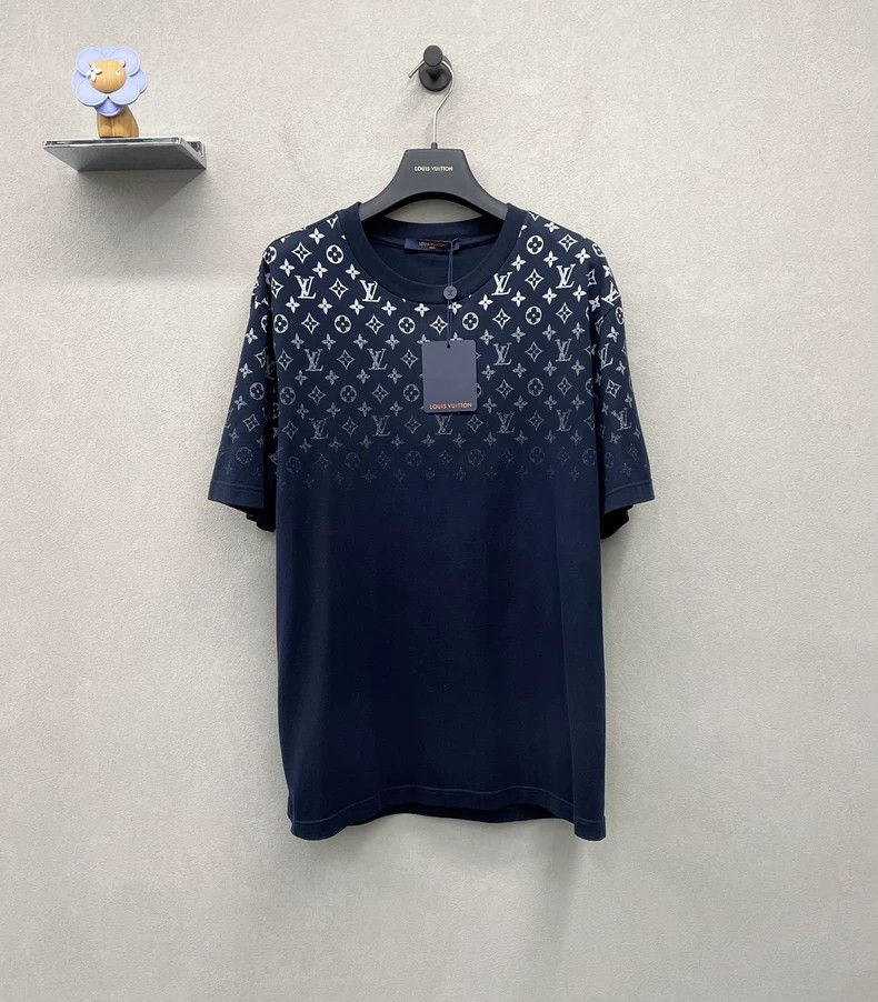 Louis Vuitton New Gradient Logo Short Sleeve Shirt - dmc Size US XL / EU 56 / 4 - 1 Thumbnail