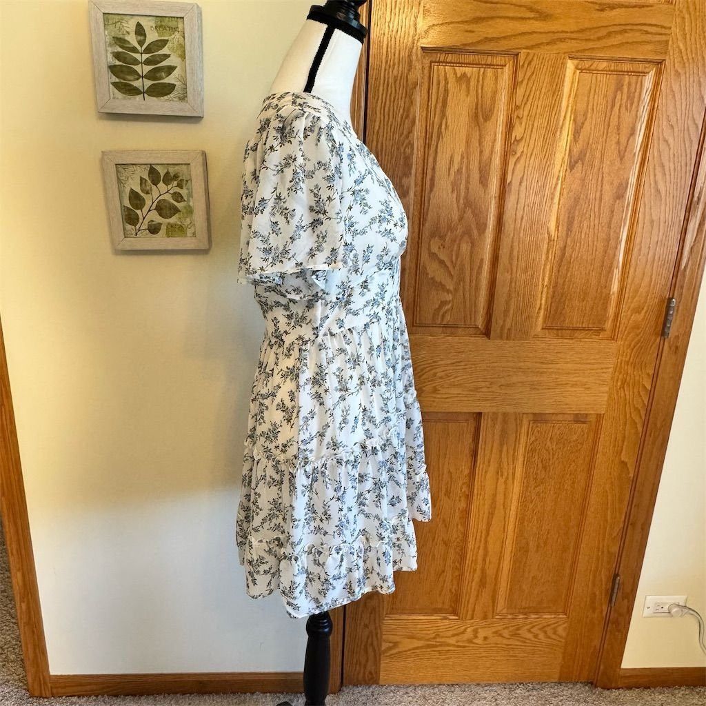 Lulus Lulus Women's M White Floral Bohemian Mini Dress Short Slee Size M / US 6-8 / IT 42-44 - 3 Thumbnail