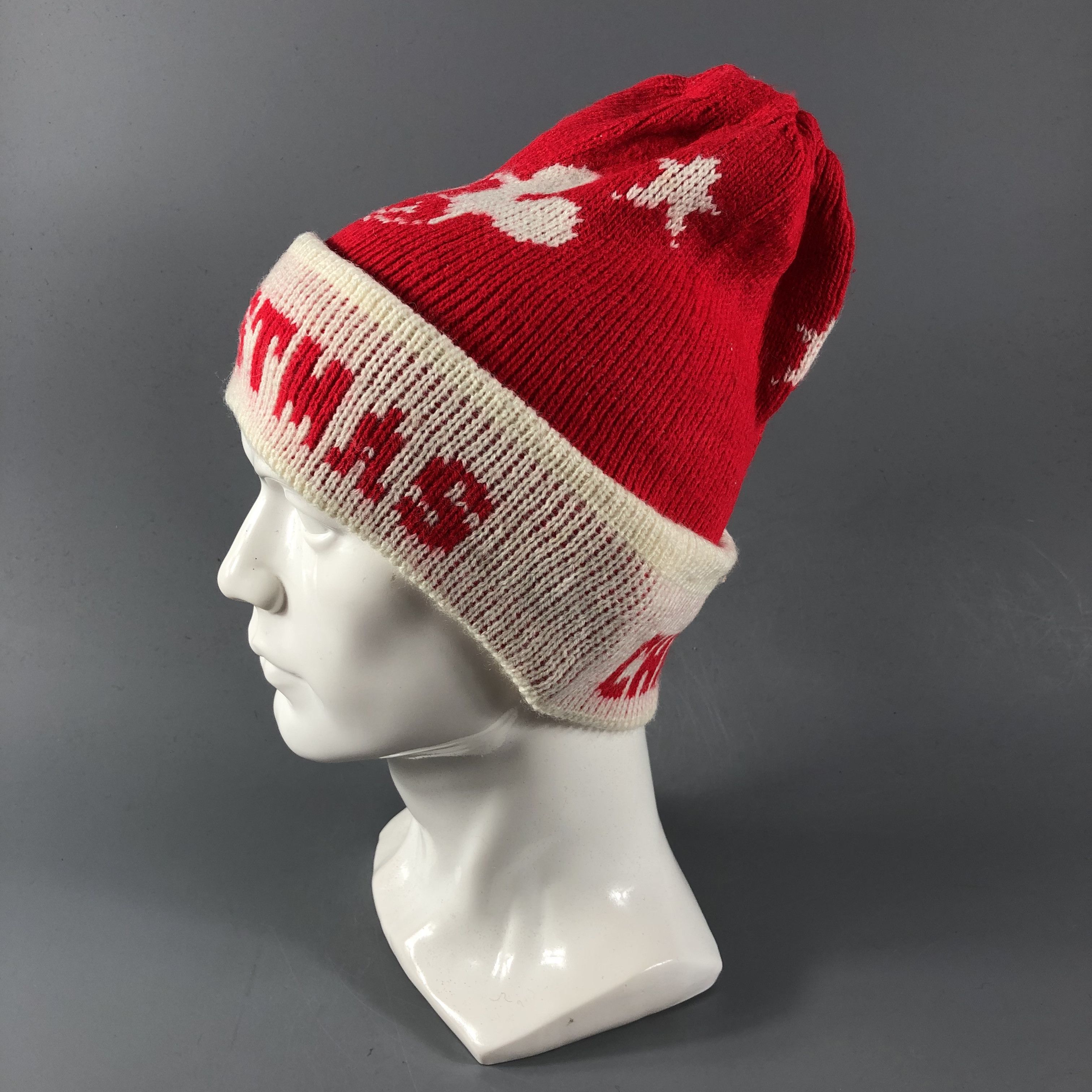 Disney Mickey Christmas Bobble Beanie Snowcap Snow Hat B686 Size ONE SIZE - 2 Thumbnail