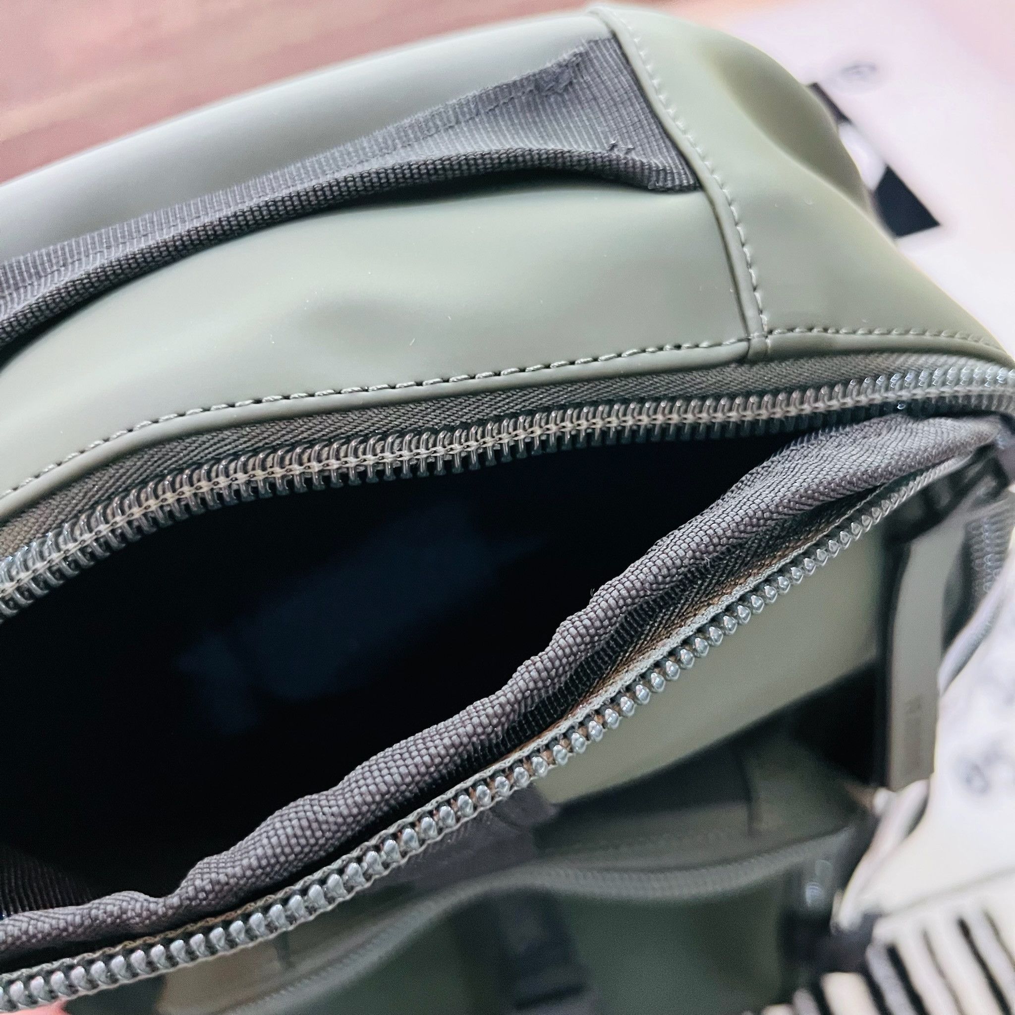 Rains Rains Rucksack Waterproof Trail Backpack - Green Size ONE SIZE - 5 Thumbnail