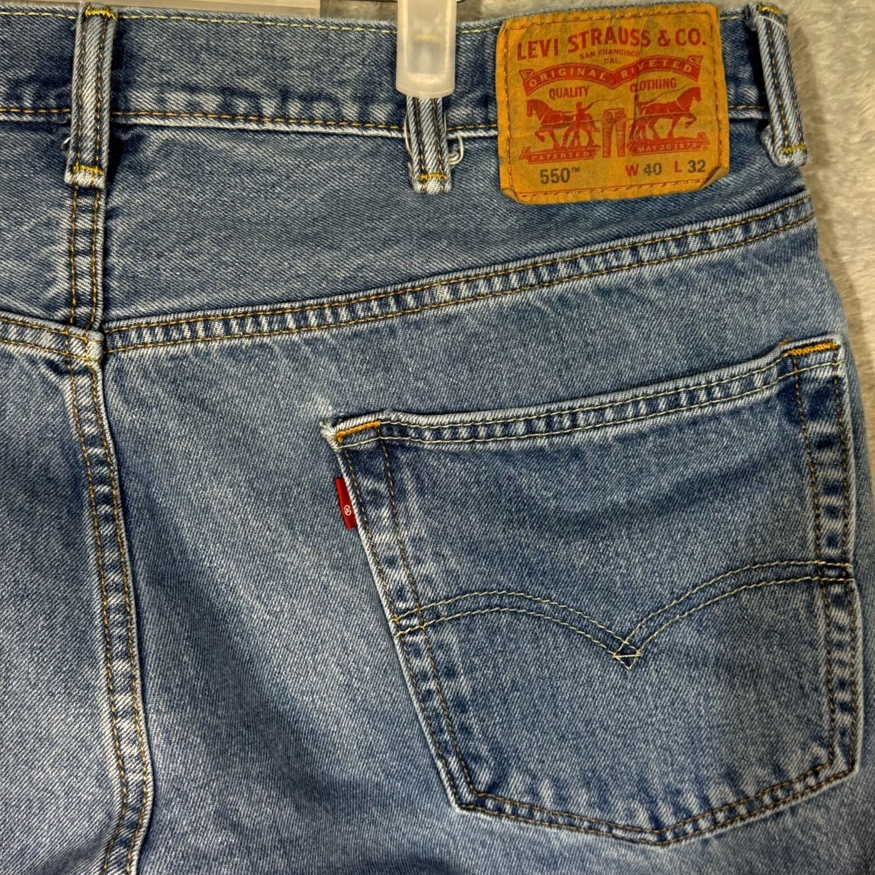 Levi's Levi’s 550 Jeans Men’s 40 x 32 Blue Denim Relaxed Fit Mid-Rise Straight Leg Shirt? Size US 40 / EU 56 - 7 Thumbnail