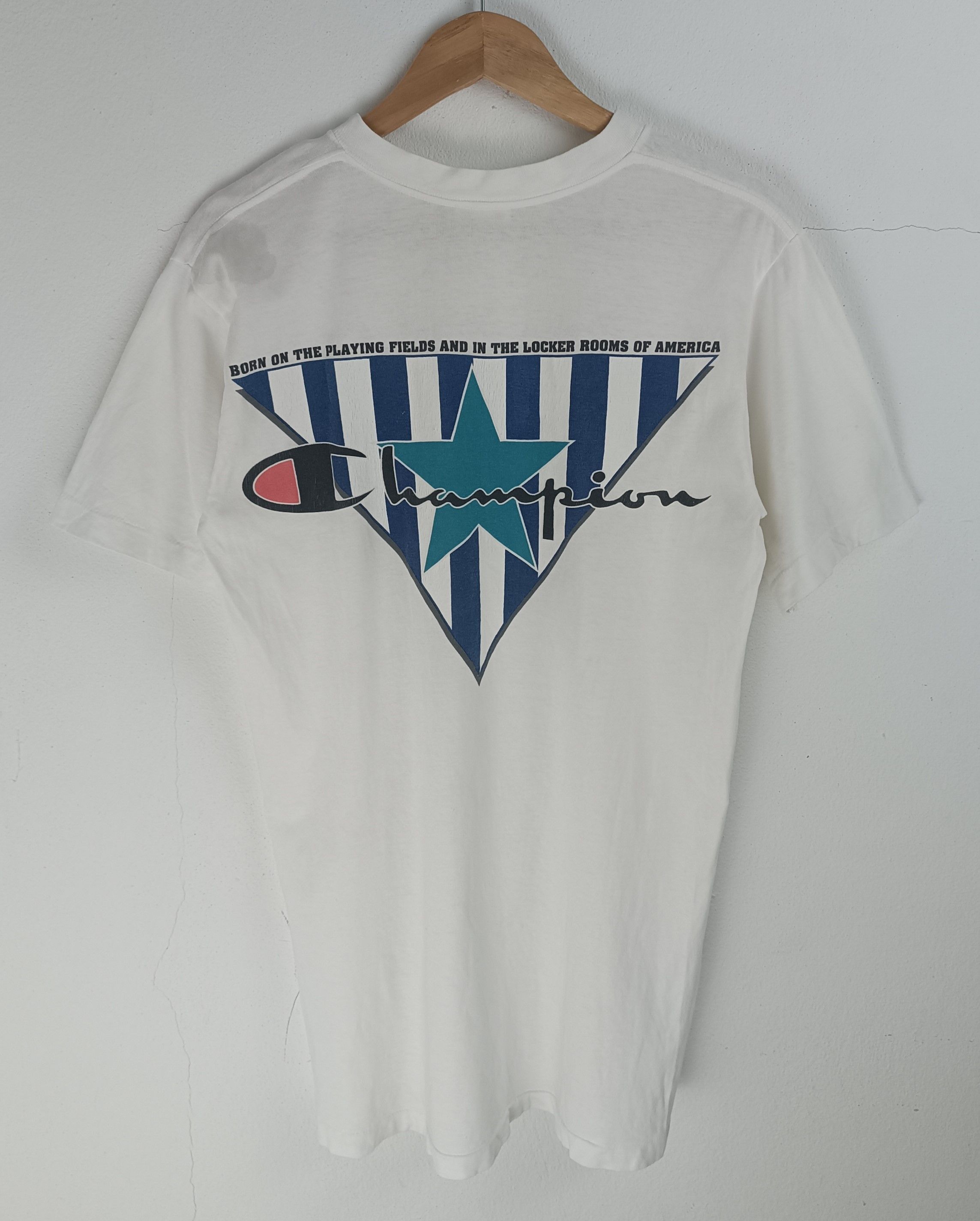 Champion VINTAGE 90'S CHAMPION VERY RARE BACKHIT TEE Size US M / EU 48-50 / 2 - 3 Thumbnail