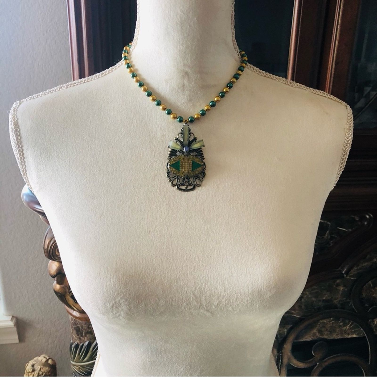 Handmade Handcrafted repurpose filigree medallion Pearl necklace Size ONE SIZE - 6 Thumbnail