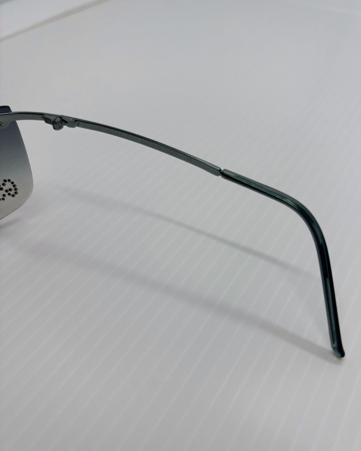 Gucci Aw2000 Gucci Tom Ford Rimless Rhinestones Shield Sunglasses Size ONE SIZE - 13 Thumbnail