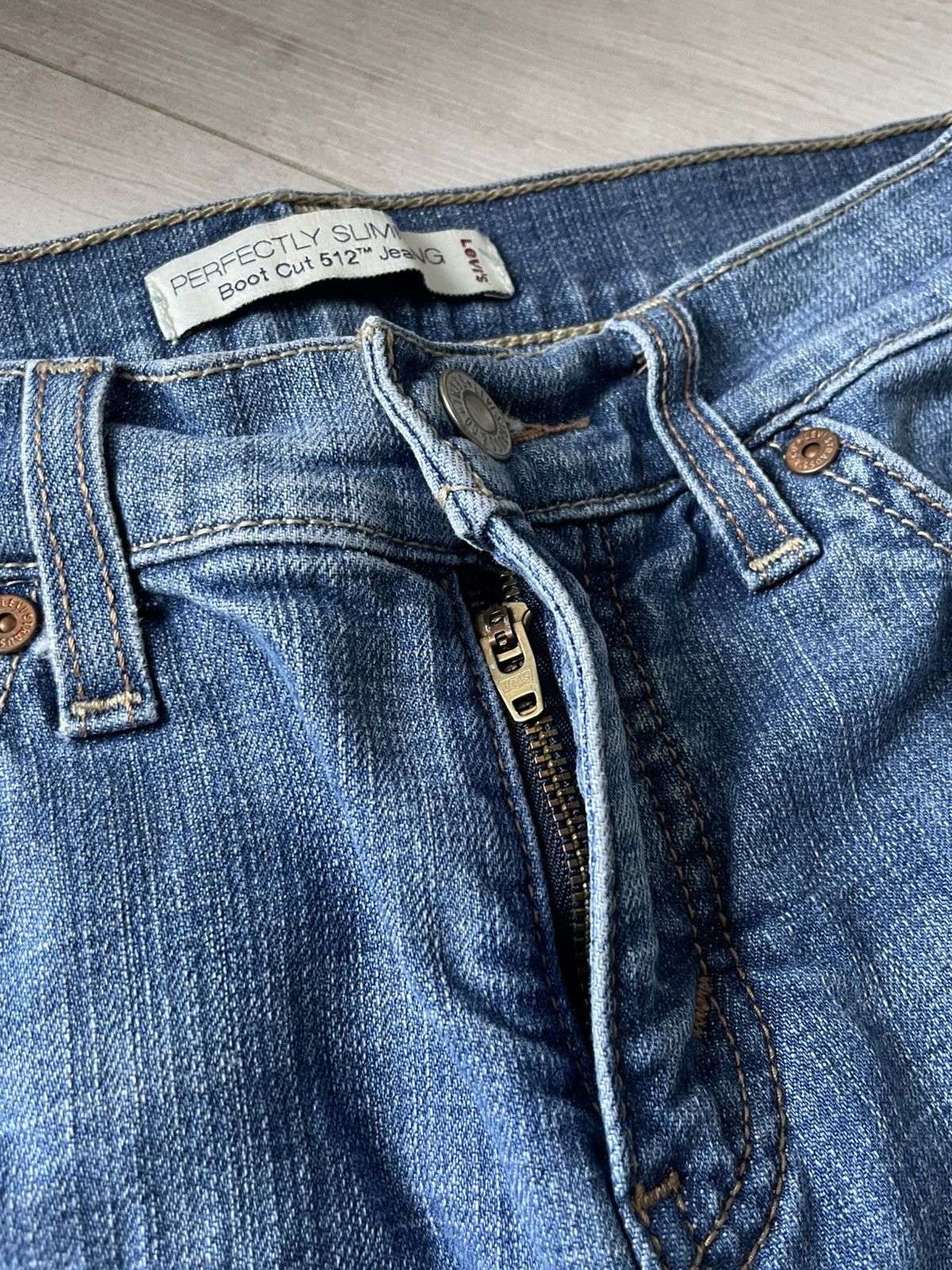 Levi's Vintage Levi's 512 Boot Cut Denim Jeans Y2K Blue Washed Size 25" / US 0 / IT 36 - 9 Thumbnail