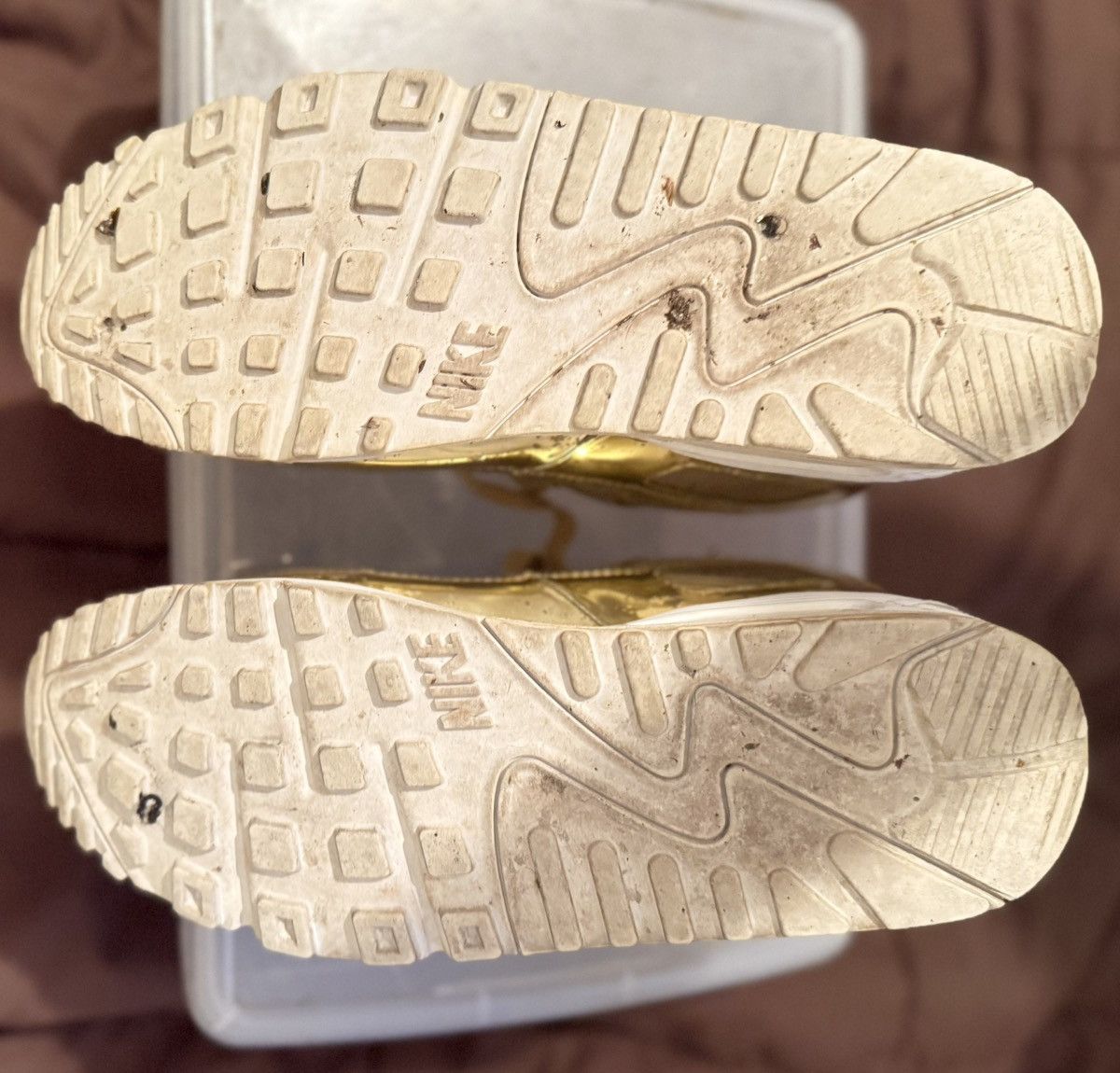 Nike Nike Air Max 90 Metallic Liquid Gold Size US 10 / EU 43 - 7 Thumbnail