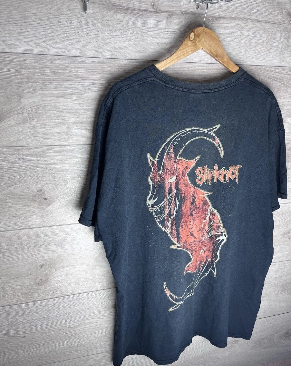Gildan Mens vintage t-shirt slipnknot 2004 size xl rock merch Size US XL / EU 56 / 4 - 11 Thumbnail