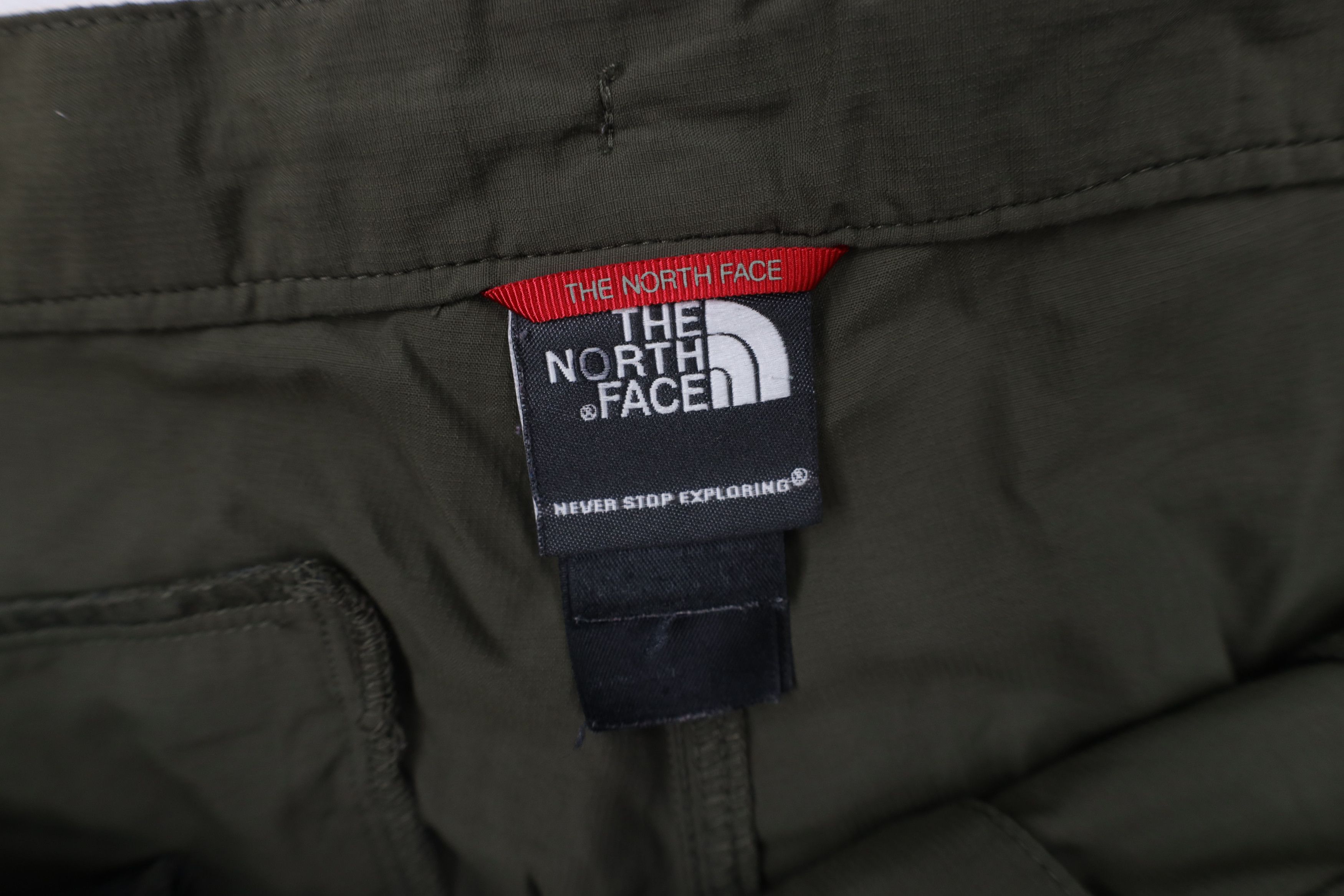 The North Face Vintage The North Face Spell Cargo Shorts Olive Green Nylon Size US 36 / EU 52 - 7 Thumbnail