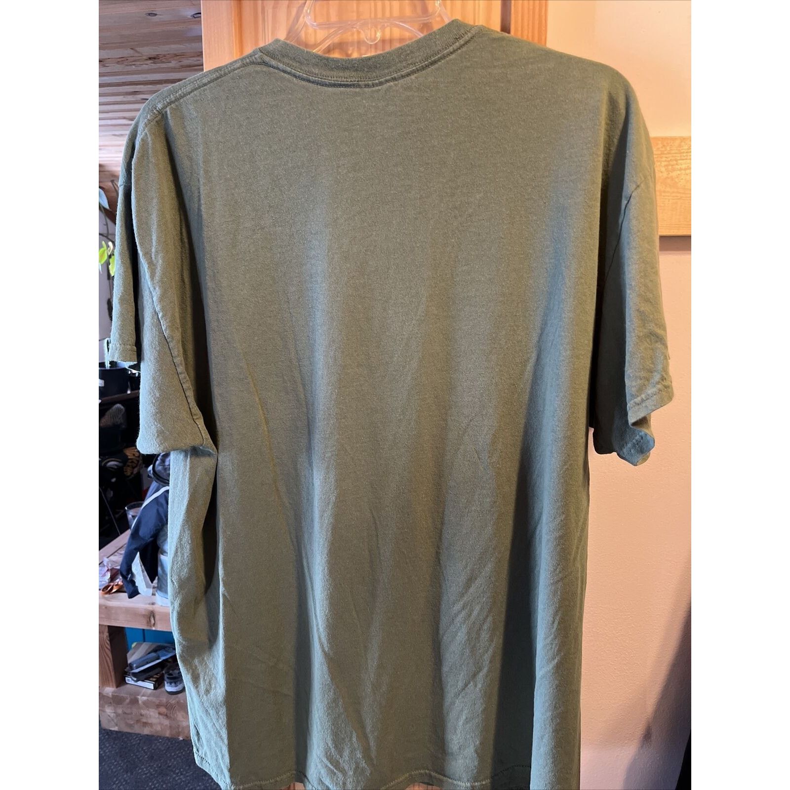 Gildan Gildan Men XL Olive Green Canada Short Sleeve Cotton T-Shirt Size US XL / EU 56 / 4 - 12 Thumbnail