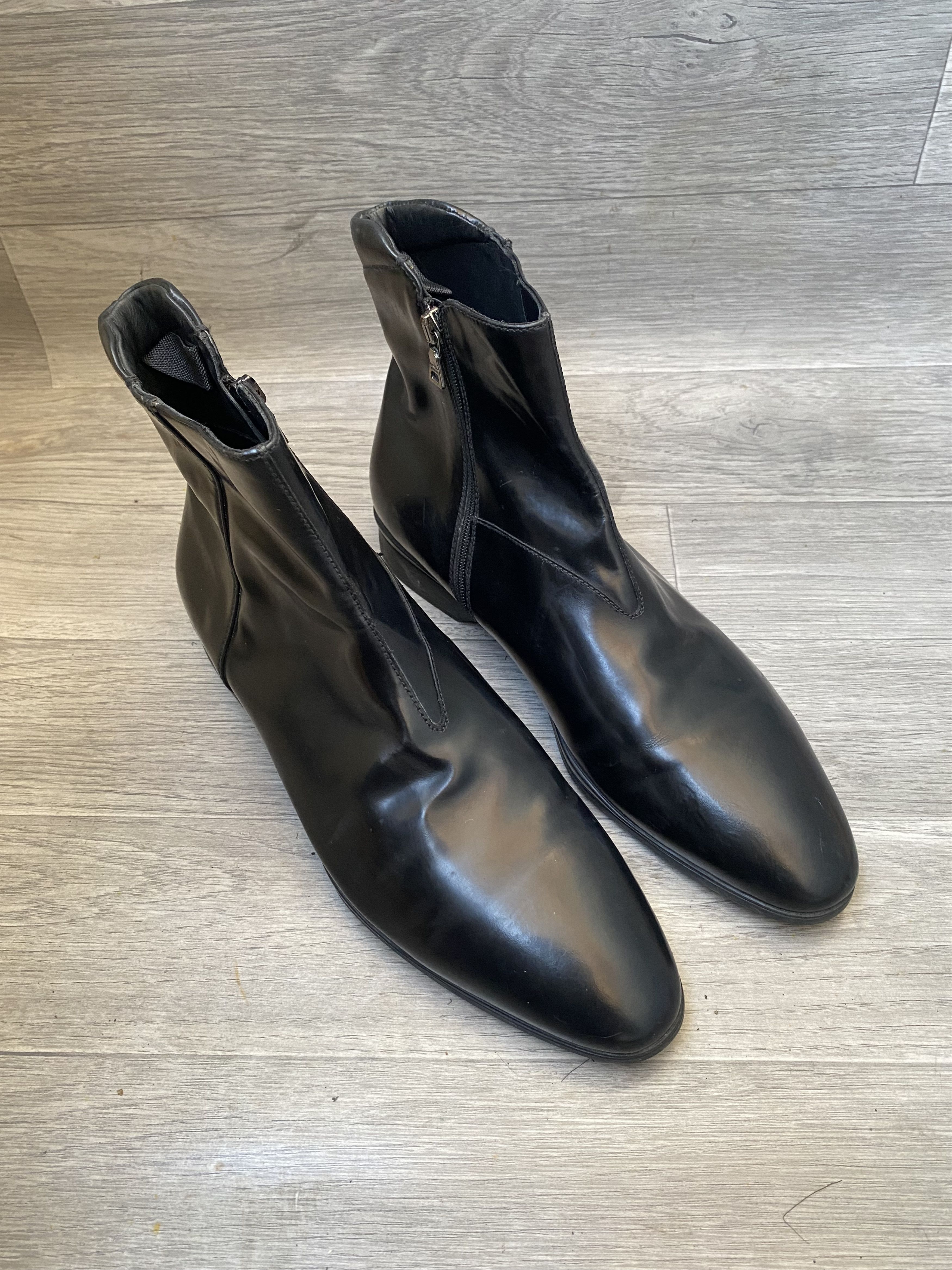 Prada Prada chelsea black patent leather boots sz 41 Size US 8 / EU 41 - 8 Thumbnail