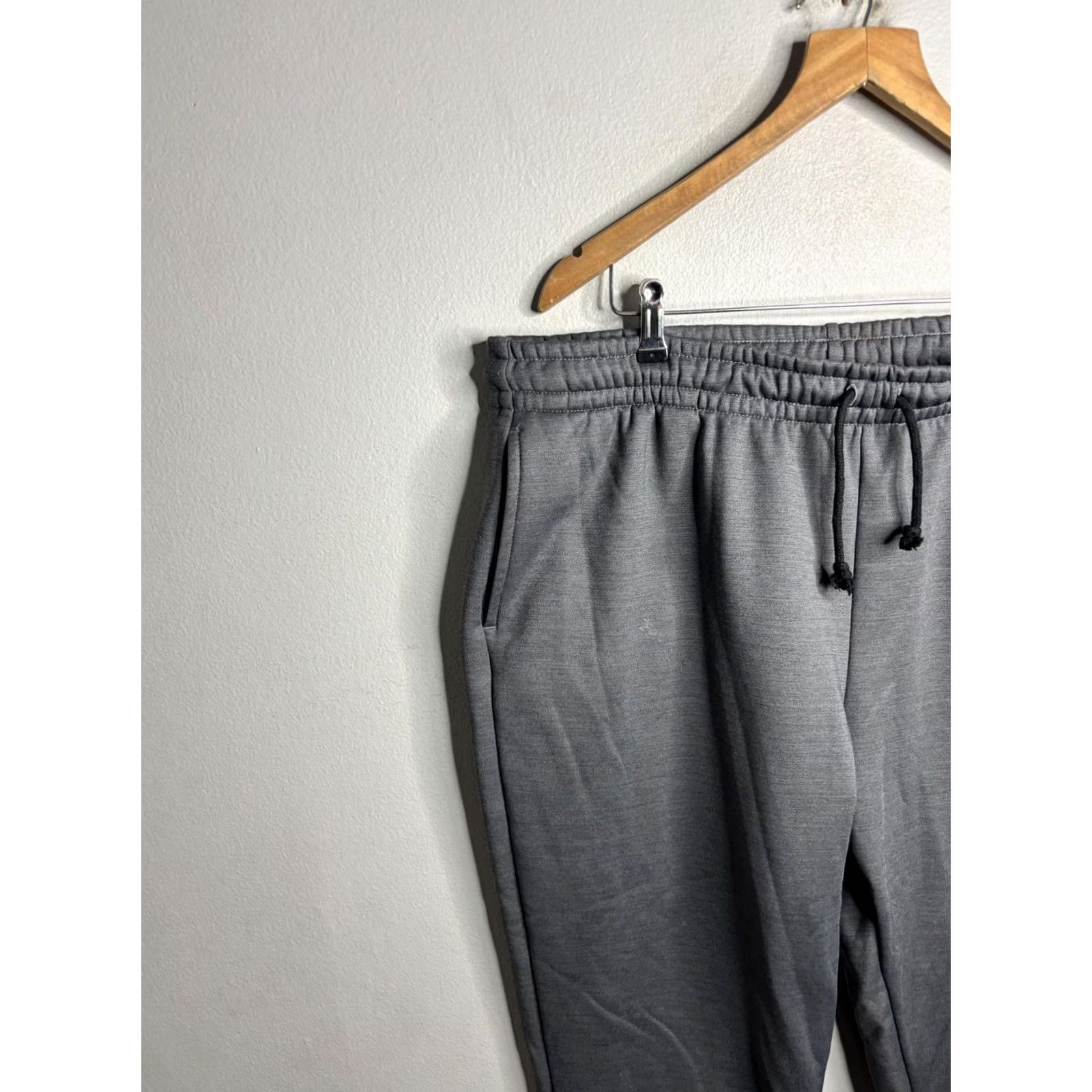 Nike Nike Therma-FIT Pants Mens 2XL Gray Fleece Jogger with Elastic Waist Pockets Cuffed Size US 39 - 2 Thumbnail