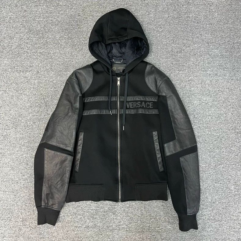 Versace Versace Black sheepskin hooded coat Size US M / EU 48-50 / 2 - 1 Thumbnail