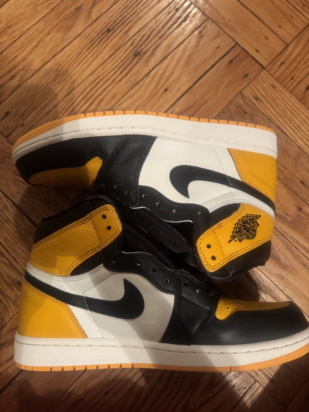 Nike air jordan retro high OG yellow Size US 9 / EU 42 - 2 Thumbnail
