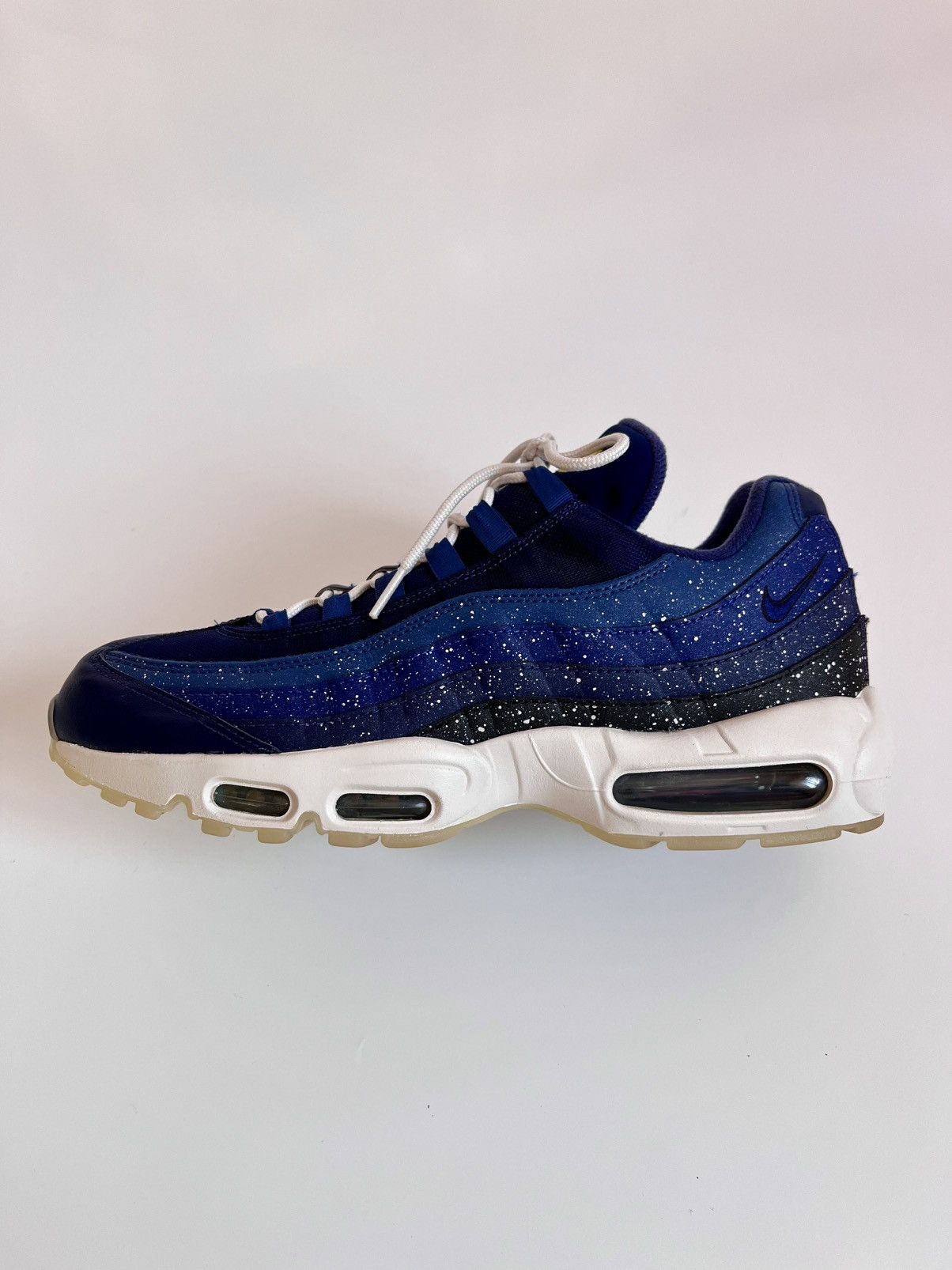 Nike Nike Air Max 95 “Day and Night” Size US 11 / EU 44 - 8 Thumbnail