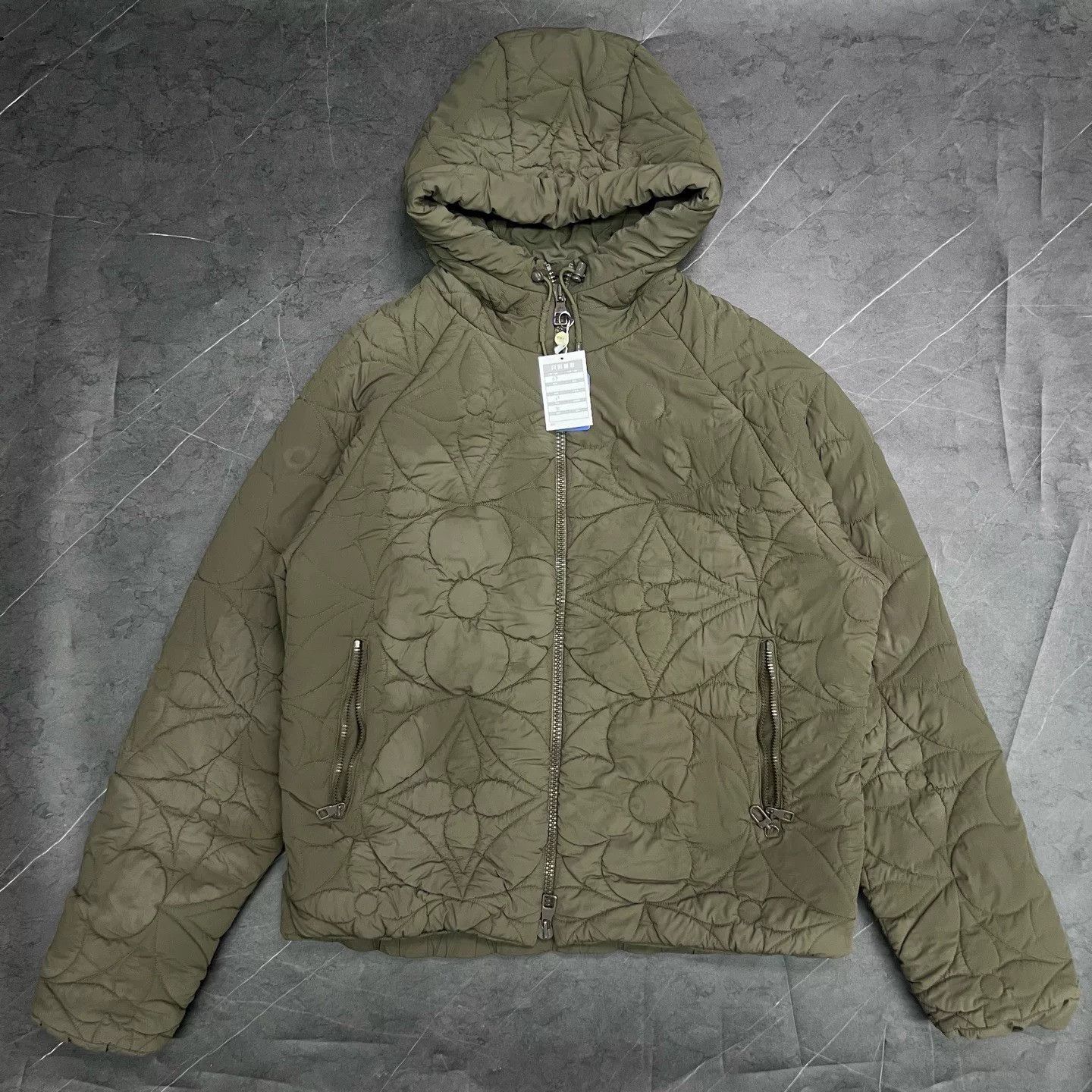 Louis Vuitton Louis Vuitton Green Heavy Coat L Men Size US L / EU 52-54 / 3 - 1 Thumbnail