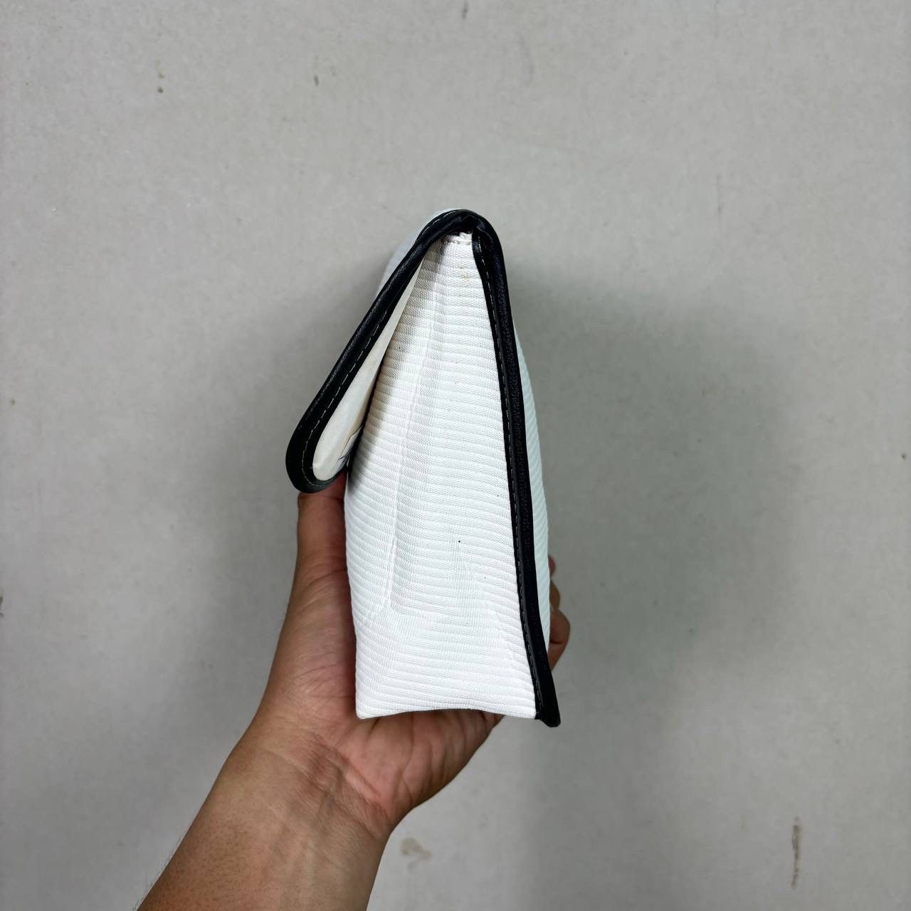 Givenchy Pochette Givenchy White Clutch Bag Size ONE SIZE - 5 Thumbnail