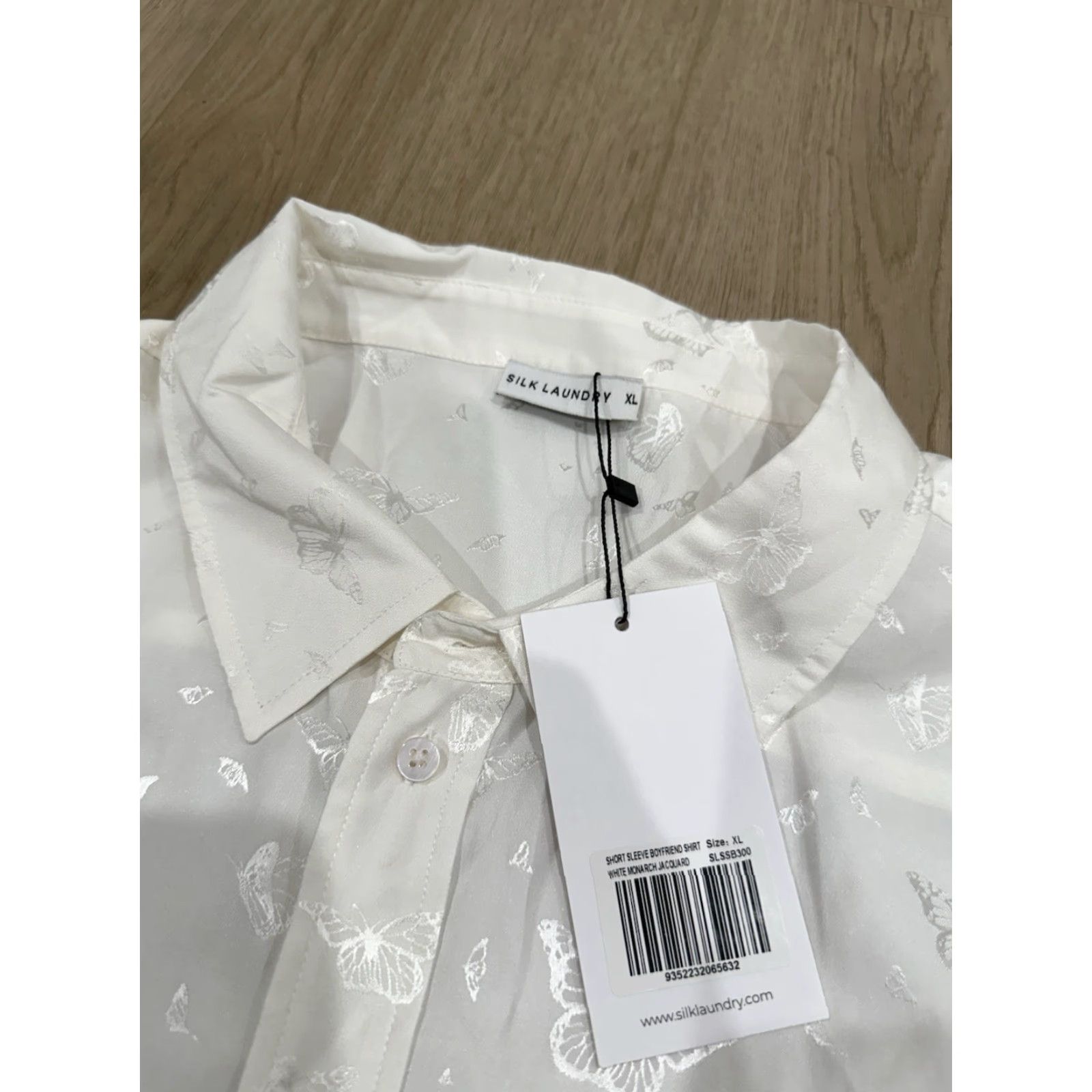 Silk Laundry NWT Silk Laundry Boyfriend Shirt XL White Silk Short Sleeve Monarch Jacquard Size XL / US 12-14 / IT 48-50 - 4 Thumbnail