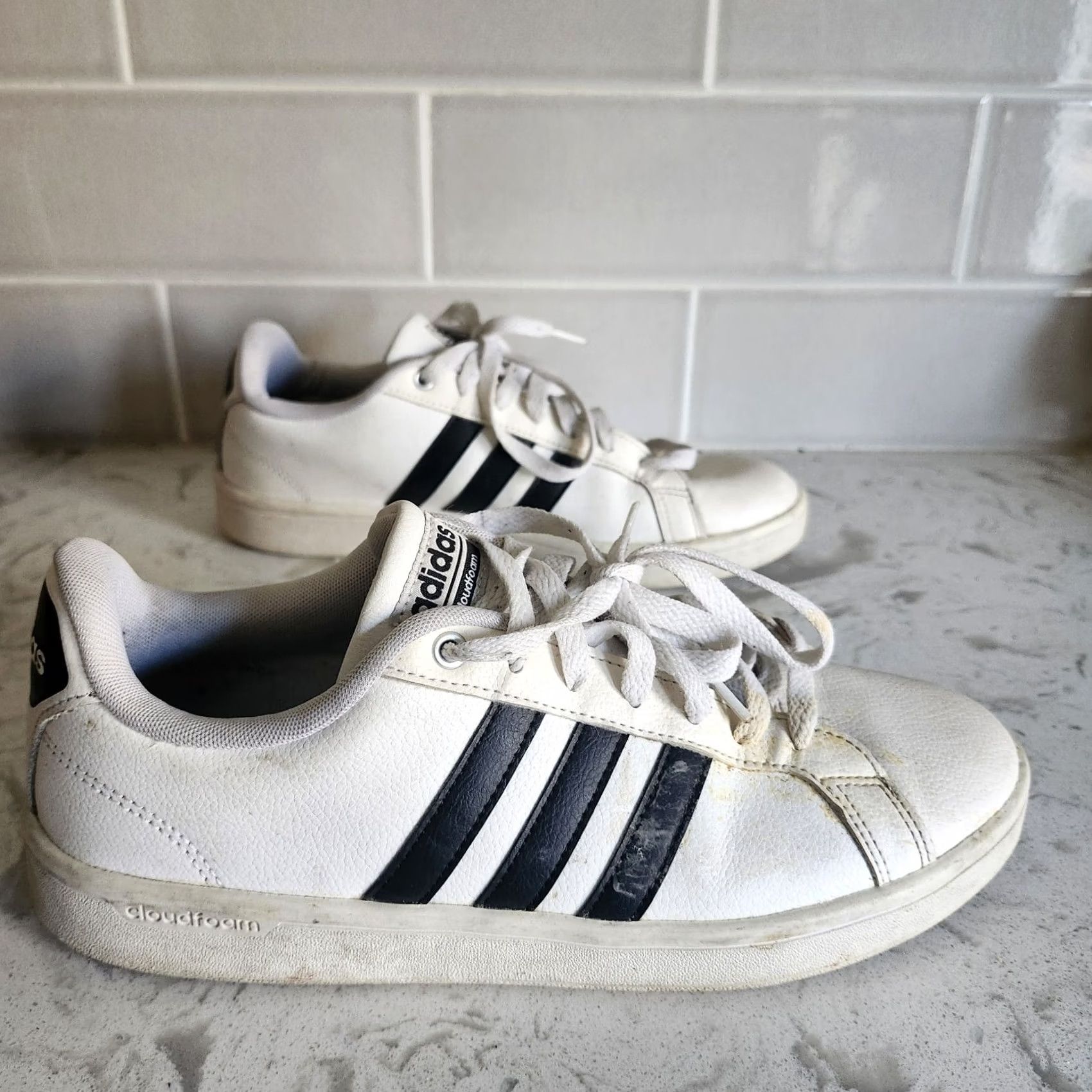 Adidas Adidas Men Cloudform White With Black Stripes Lace Up Size 8.5 Memory Foam USED Size US 9 / EU 42 - 6 Thumbnail