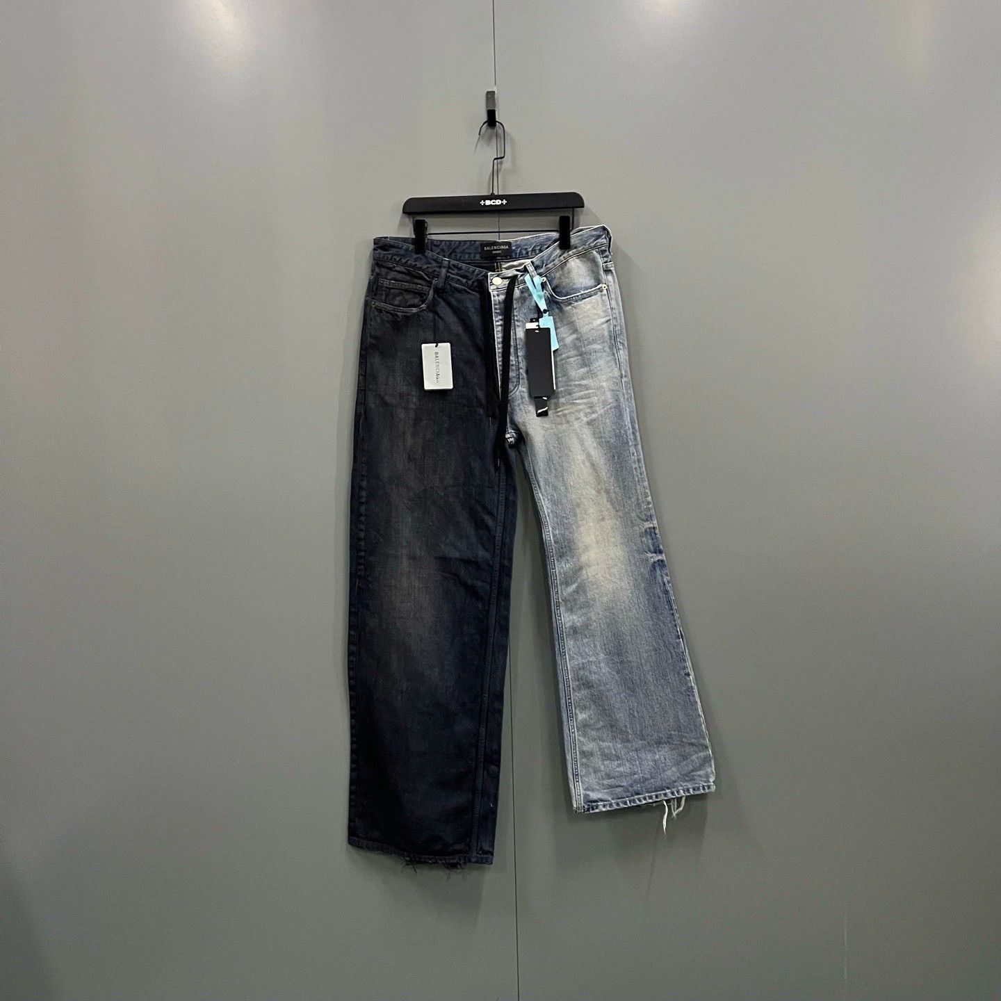 Balenciaga Balenciaga Patchwork Asymmetric Jeans - dmc Size US 26 / EU 42 - 1 Thumbnail