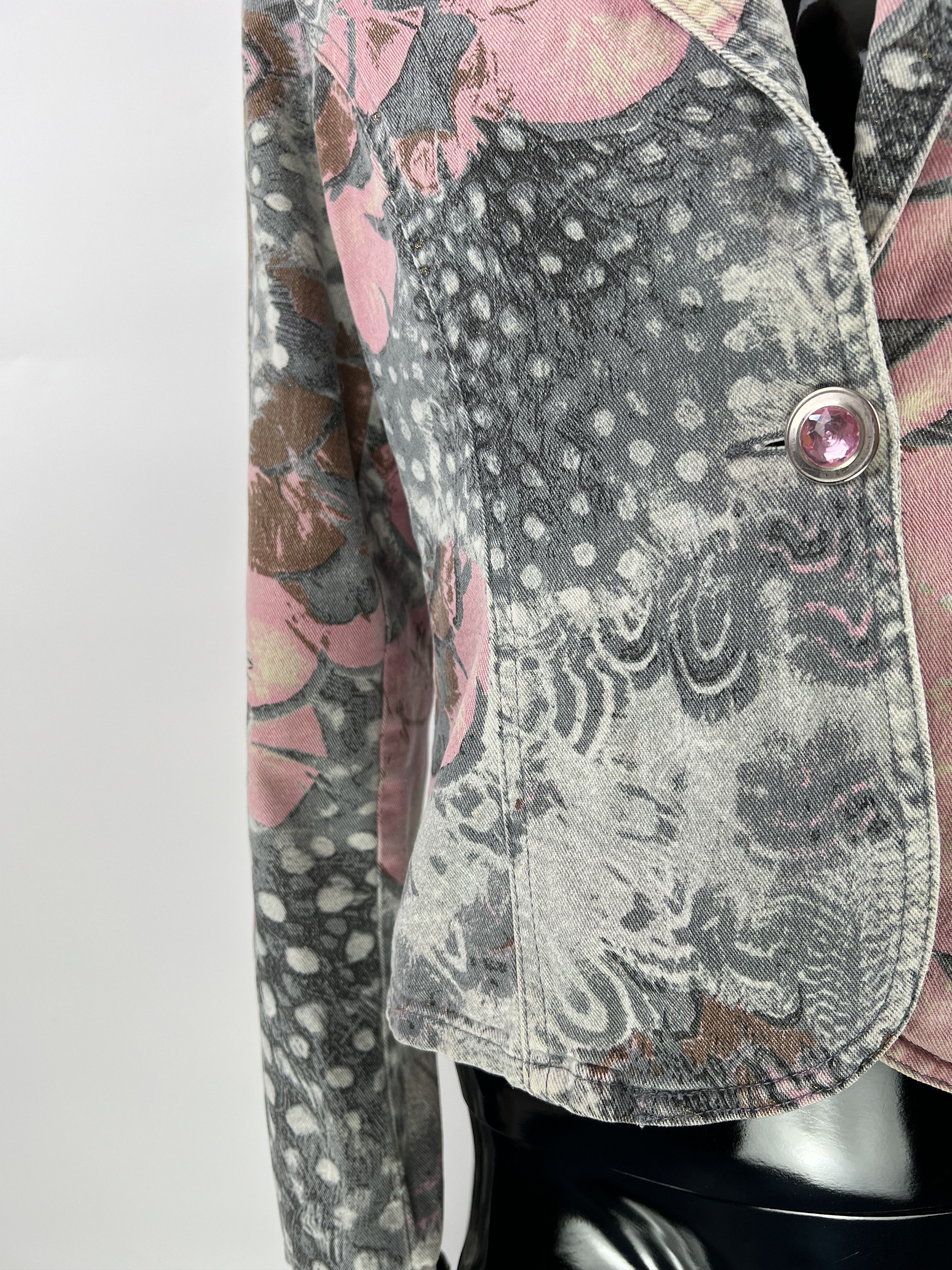 Roberto Cavalli Rare Vintage Roberto Cavalli Printed Denim Jacket Size S/M Size M / US 6-8 / IT 42-44 - 8 Thumbnail