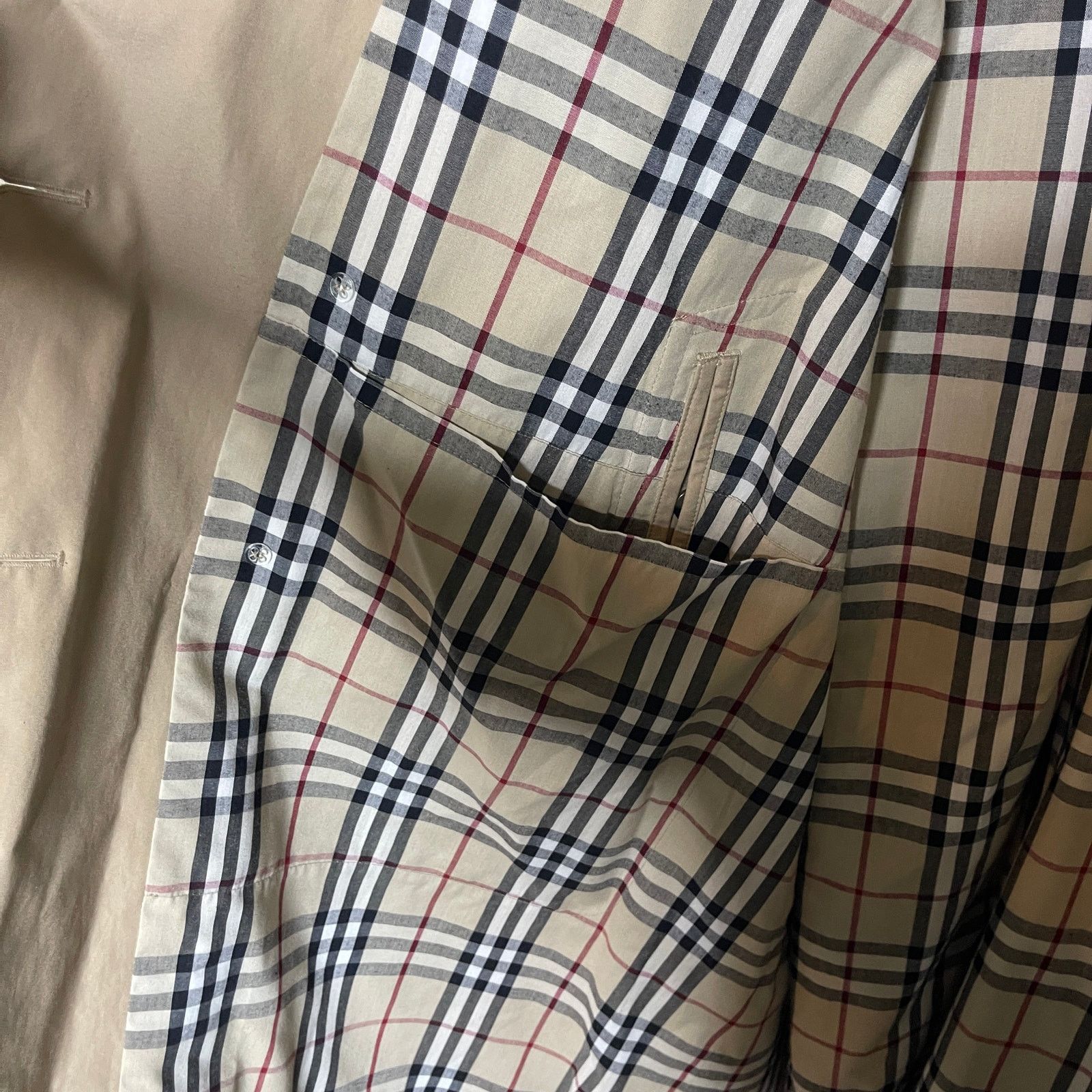 Burberry Burberry Classic Long tan Beige trench coat plaid lining Size US L / EU 52-54 / 3 - 11 Thumbnail