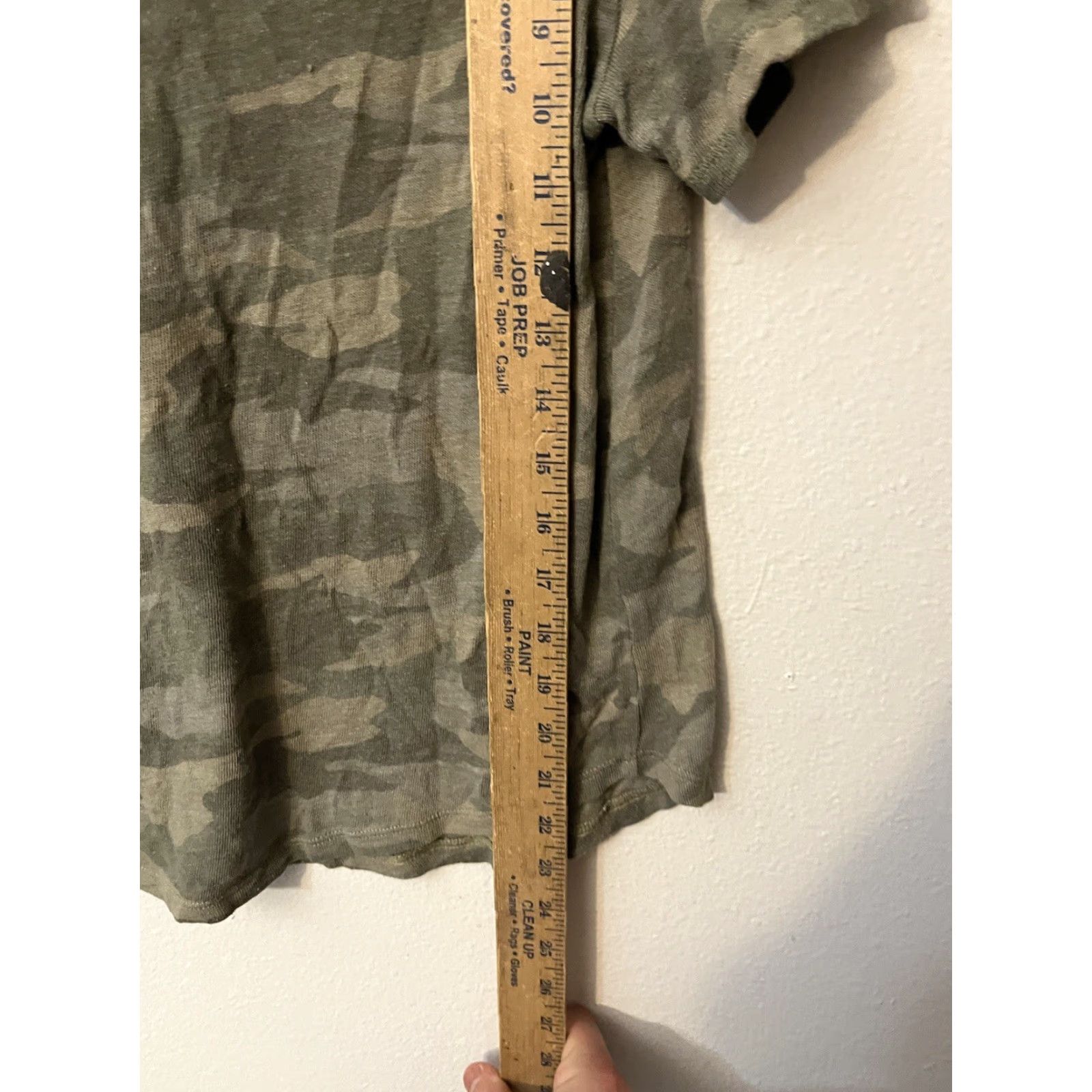 American Eagle Outfitters VINTAGE American Eagle Outfitters Women's T-Shirt Casual Short Sleeve V-Neck Camouflage Green Size M Size M / US 6-8 / IT 42-44 - 4 Thumbnail