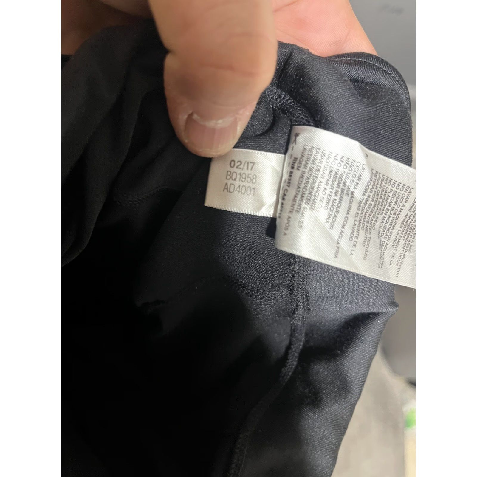 Adidas ADIDAS Leggings Pants Women's Small Black Slim Fit Cotton Blend Casual Travel Winter Secret: This item is pre-owned. Size 28" / US 6 / IT 42 - 6 Thumbnail