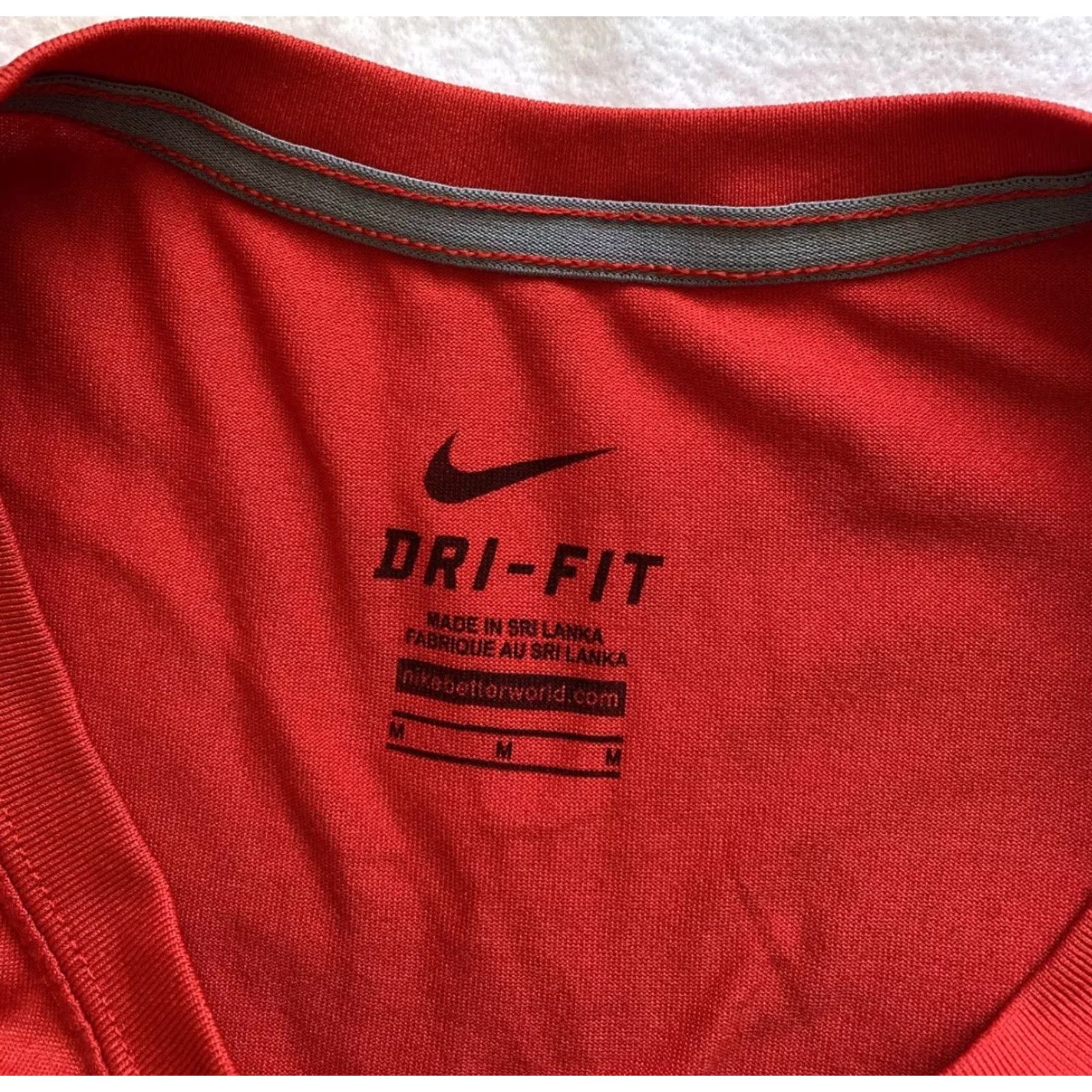 Nike Nike Dri-Fit T Shirt Top Women’s M Red Running Crew Neck Short Sleeve Pullover Athletic Breathable Reflective Size M / US 6-8 / IT 42-44 - 3 Thumbnail