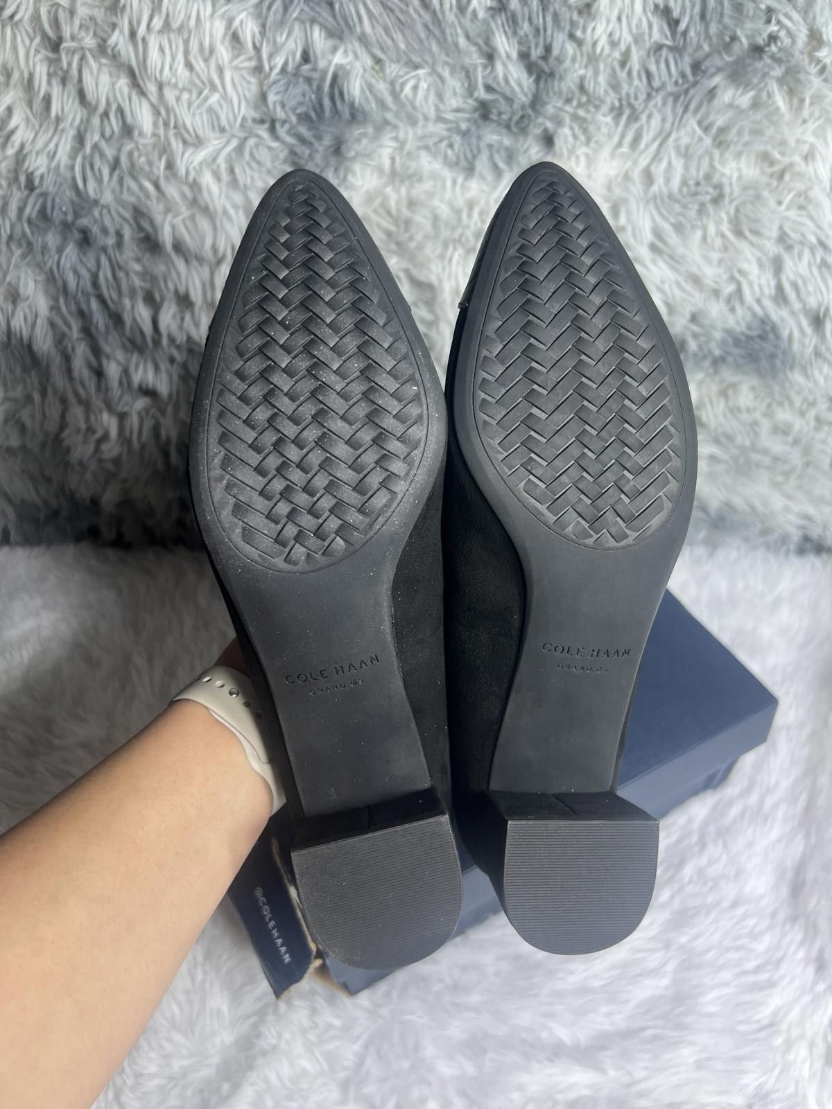 Cole Haan Cole Haan Black Low Block Heel Pumps with Croc-Embossed Toe Size US 7.5 / IT 37.5 - 7 Thumbnail