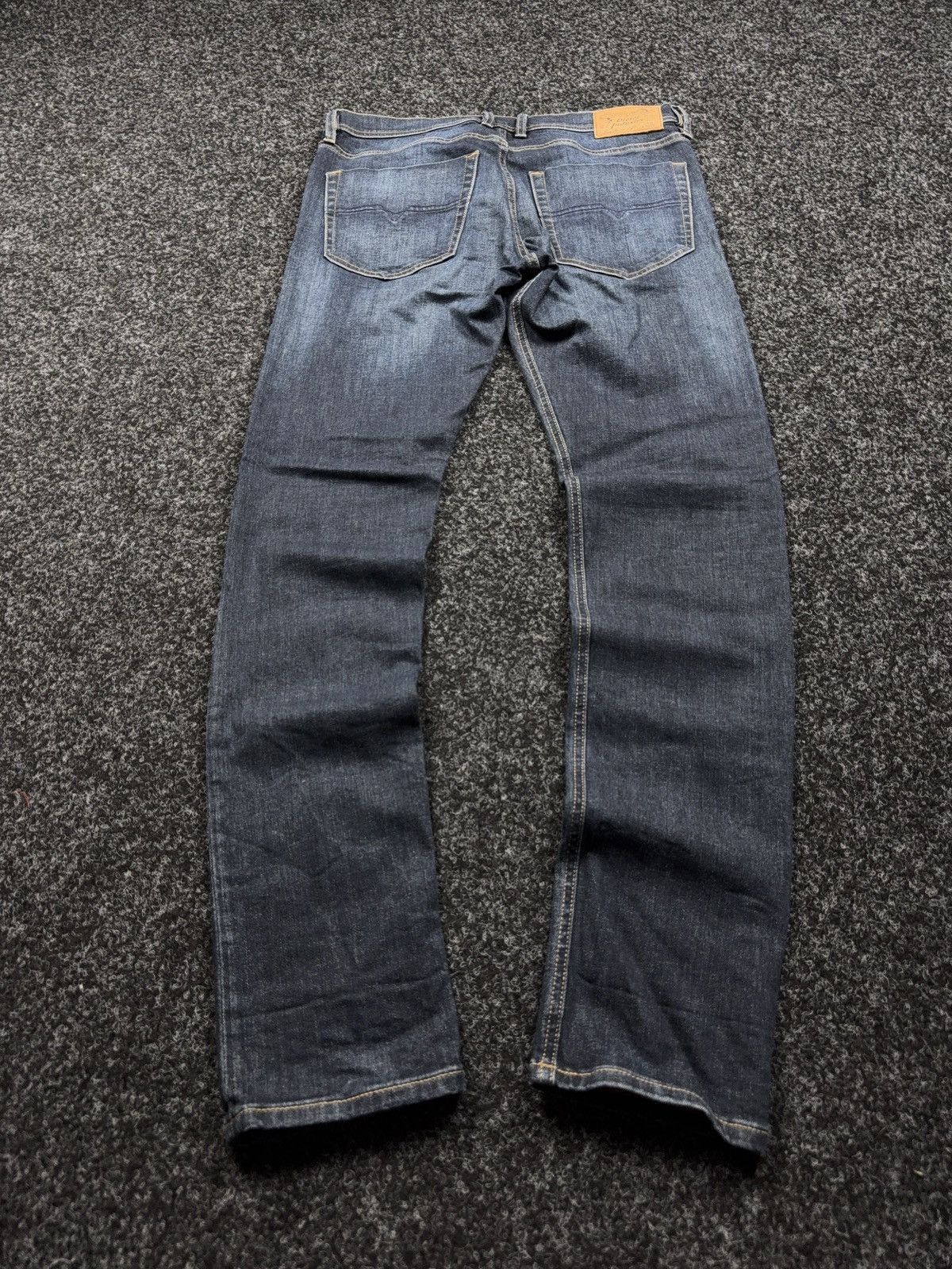 Diesel Luxury 00s Y2K Diesel Tepphar Slim Carrot Faded Wash Jeans Size US 32 / EU 48 - 12 Thumbnail