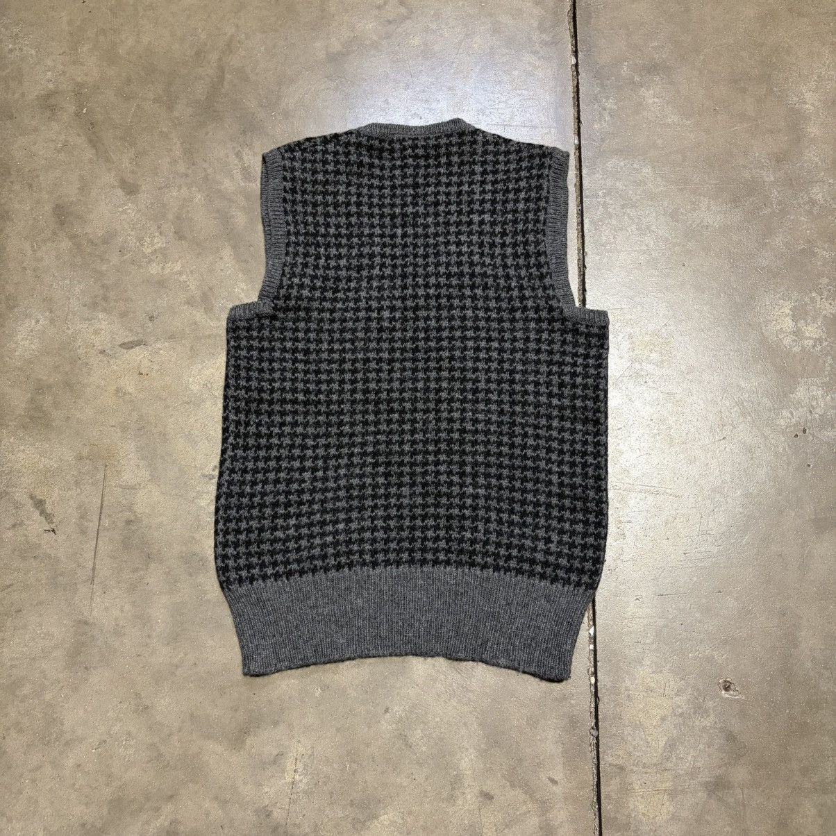 Jones New York Vintage Jones New York Wool Sweater Vest Houndstooth 90s USA Size US S / EU 44-46 / 1 - 4 Thumbnail
