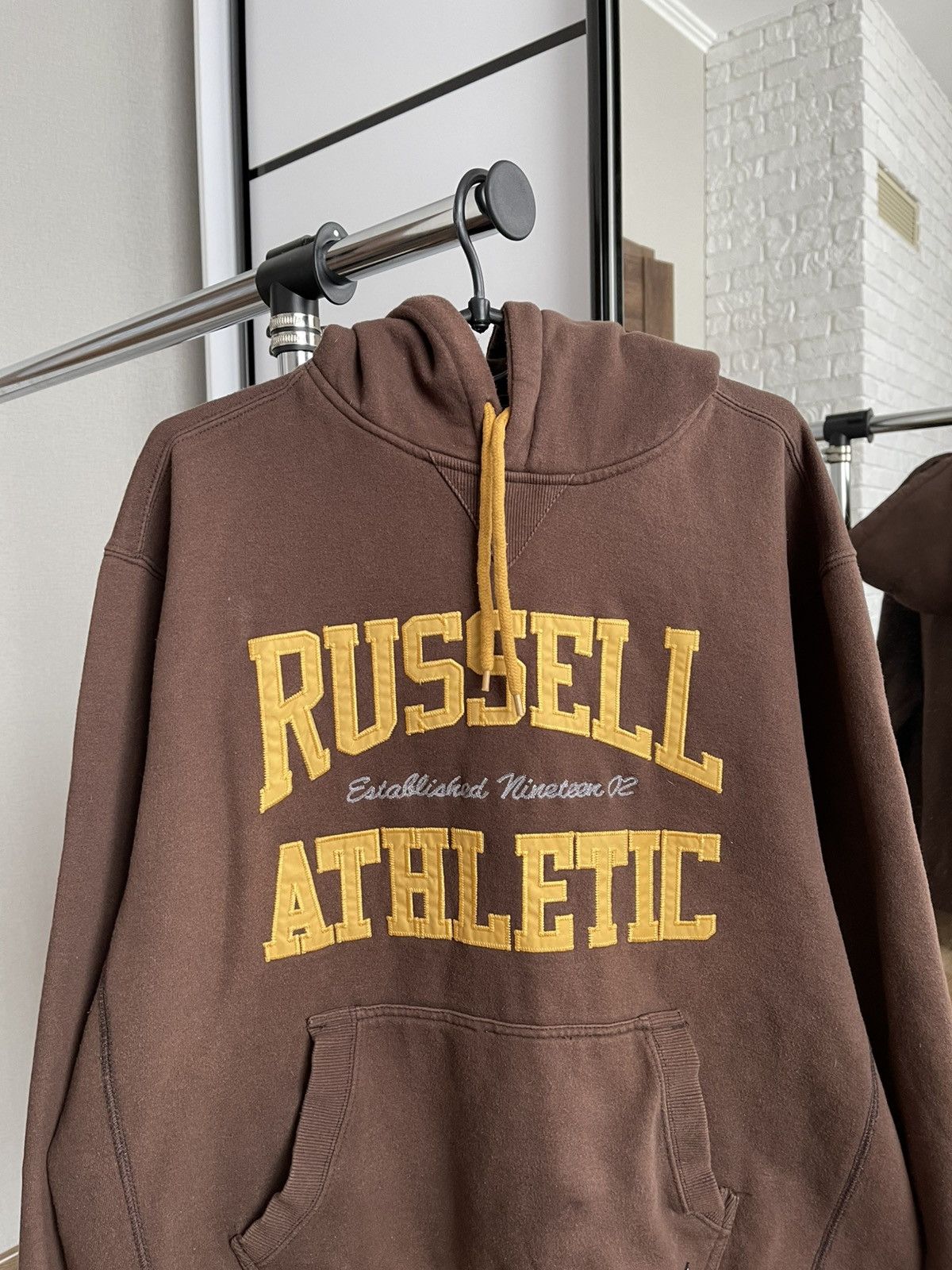 Russell Athletic Russell Athletic Vintage Brown Hoodie Embroidered Logo 90s Size US L / EU 52-54 / 3 - 5 Thumbnail