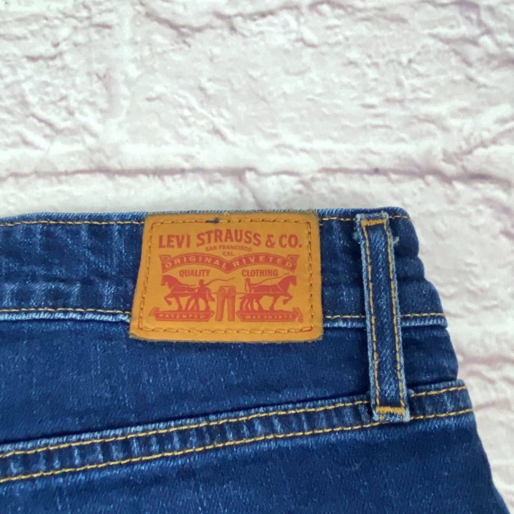 Levi's VINTAGE Levi's Jeans Teens 721 High Rise Skinny Size 26 Distressed Dark Wash Blue Denim 90s City Rock Mens Size 26" / US 2 / IT 38 - 2 Thumbnail