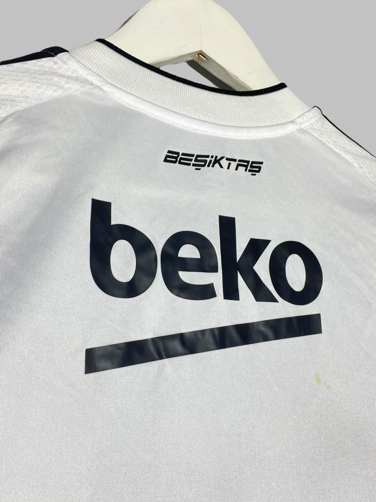Adidas Adidas Besiktas FC 2015/16 Home Football Shirt Vodafone Size US M / EU 48-50 / 2 - 4 Thumbnail