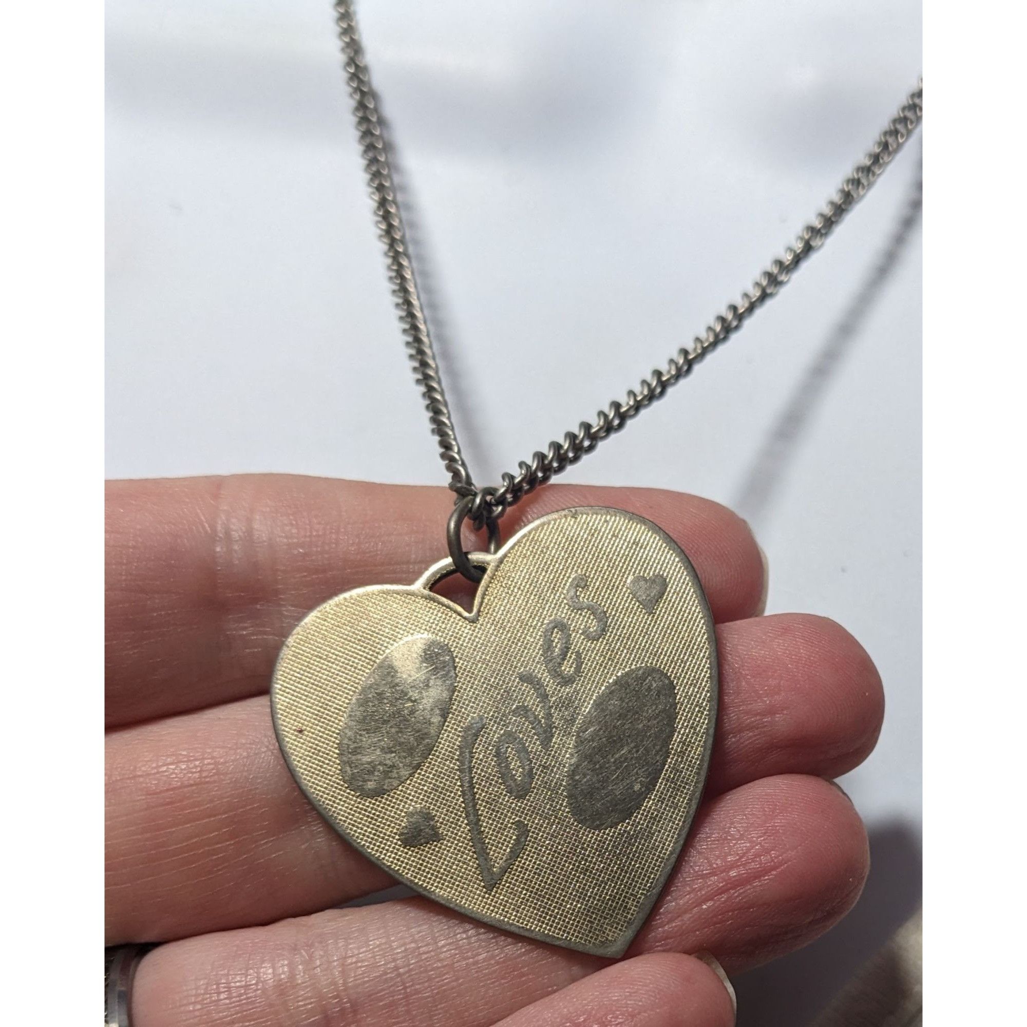 Other Vintage Engravable Heart Shaped Loves Gold Tone Pendant Neck Size ONE SIZE - 9 Thumbnail