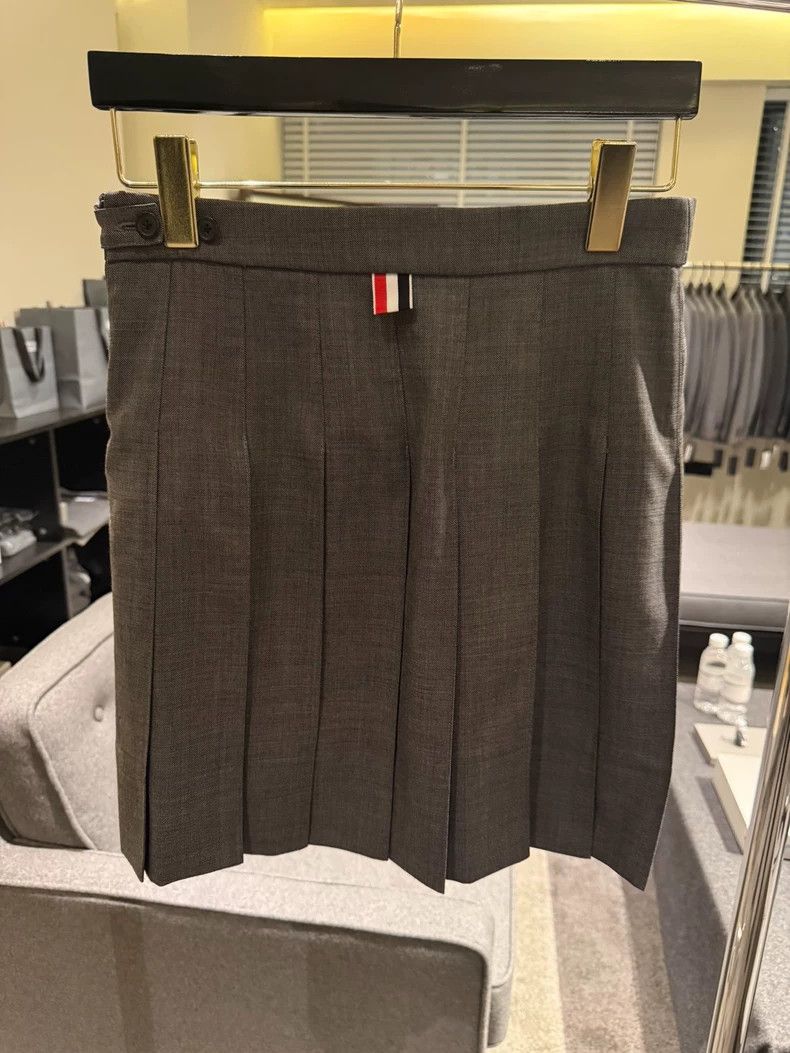 Thom Browne Thom Browne A pleated skirt Size 26" / US 2 / IT 38 - 2 Thumbnail