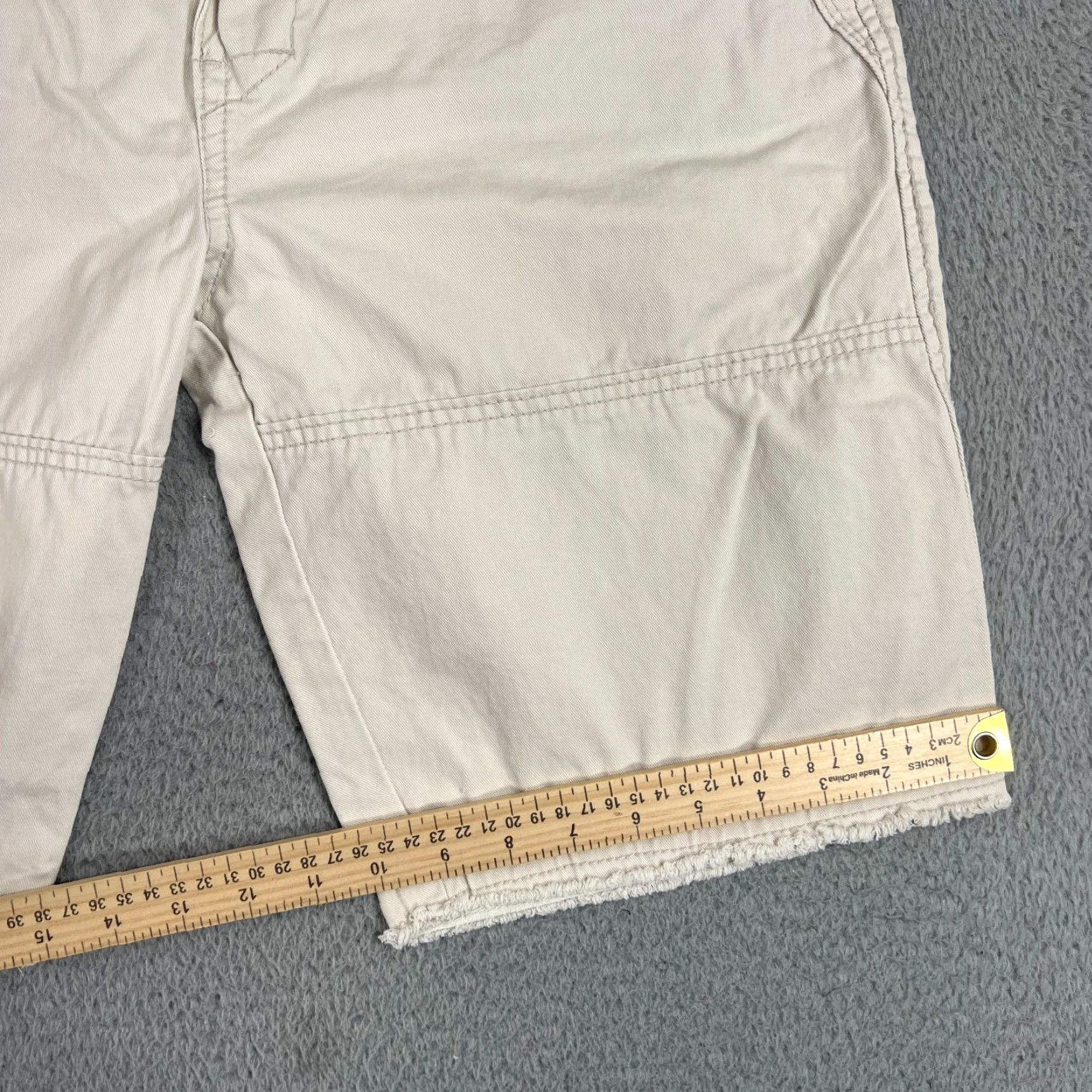 Vintage VINTAGE UNIONBAY Cargo Shorts Mens 34 Khaki Baggy 11in Inseam White Ivory Cotton cargo Pocket Y2K 90s Grunge Outdoor Summer Spring Mens Size US 34 / EU 50 - 2 Thumbnail