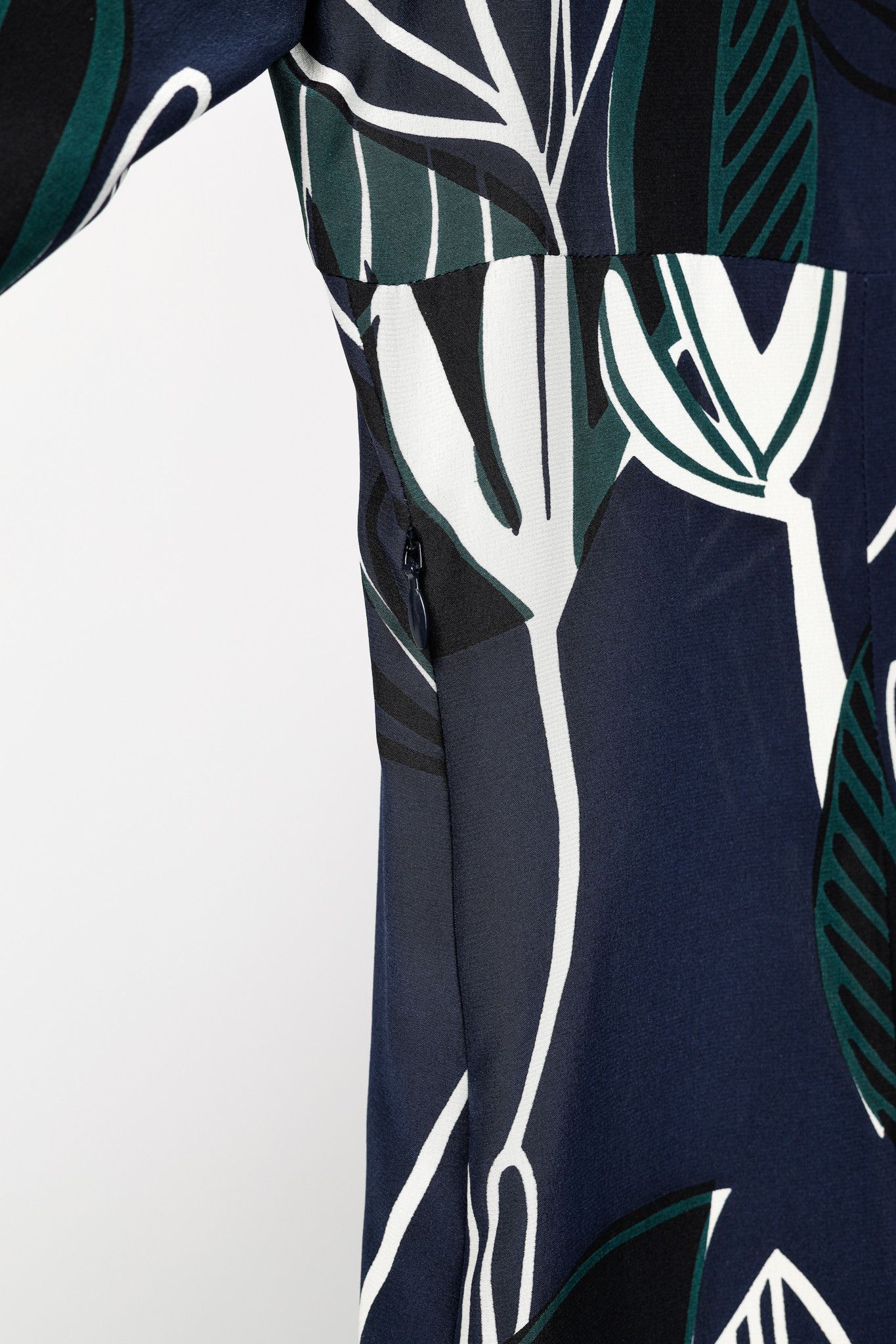 Marni Marni Dress SS/14 Navy Floral Silk Mini Dress Size S / US 4 / IT 40 - 8 Thumbnail